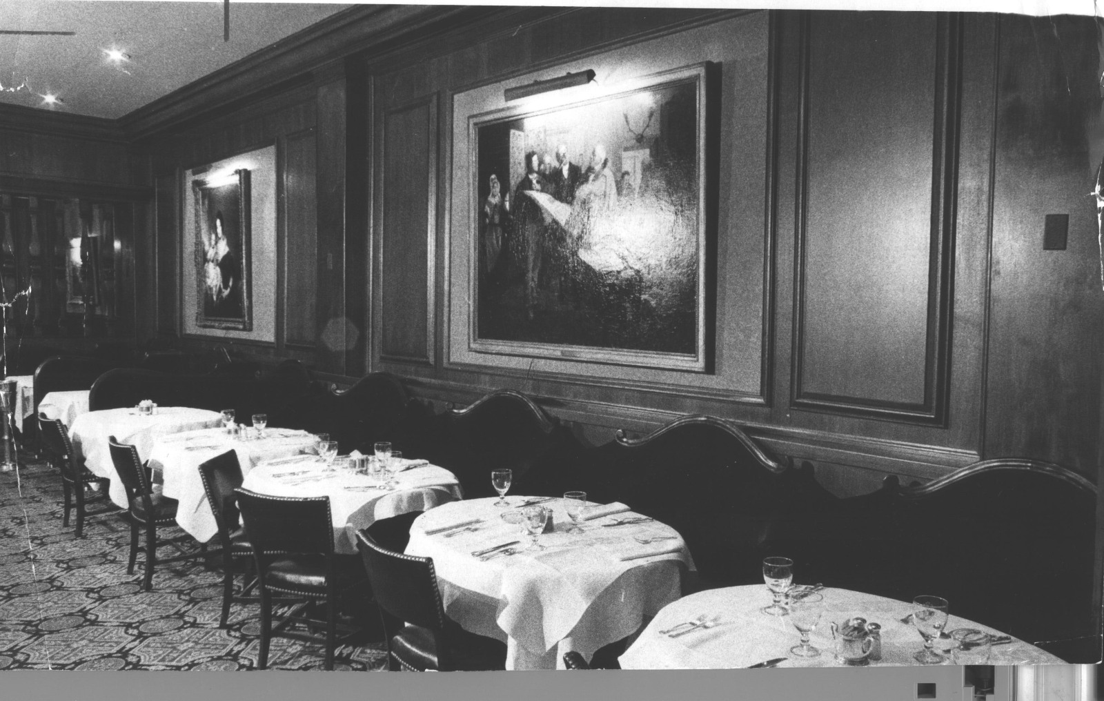 The dining room of the King Cole restaurant in Dayton, circa 1974.