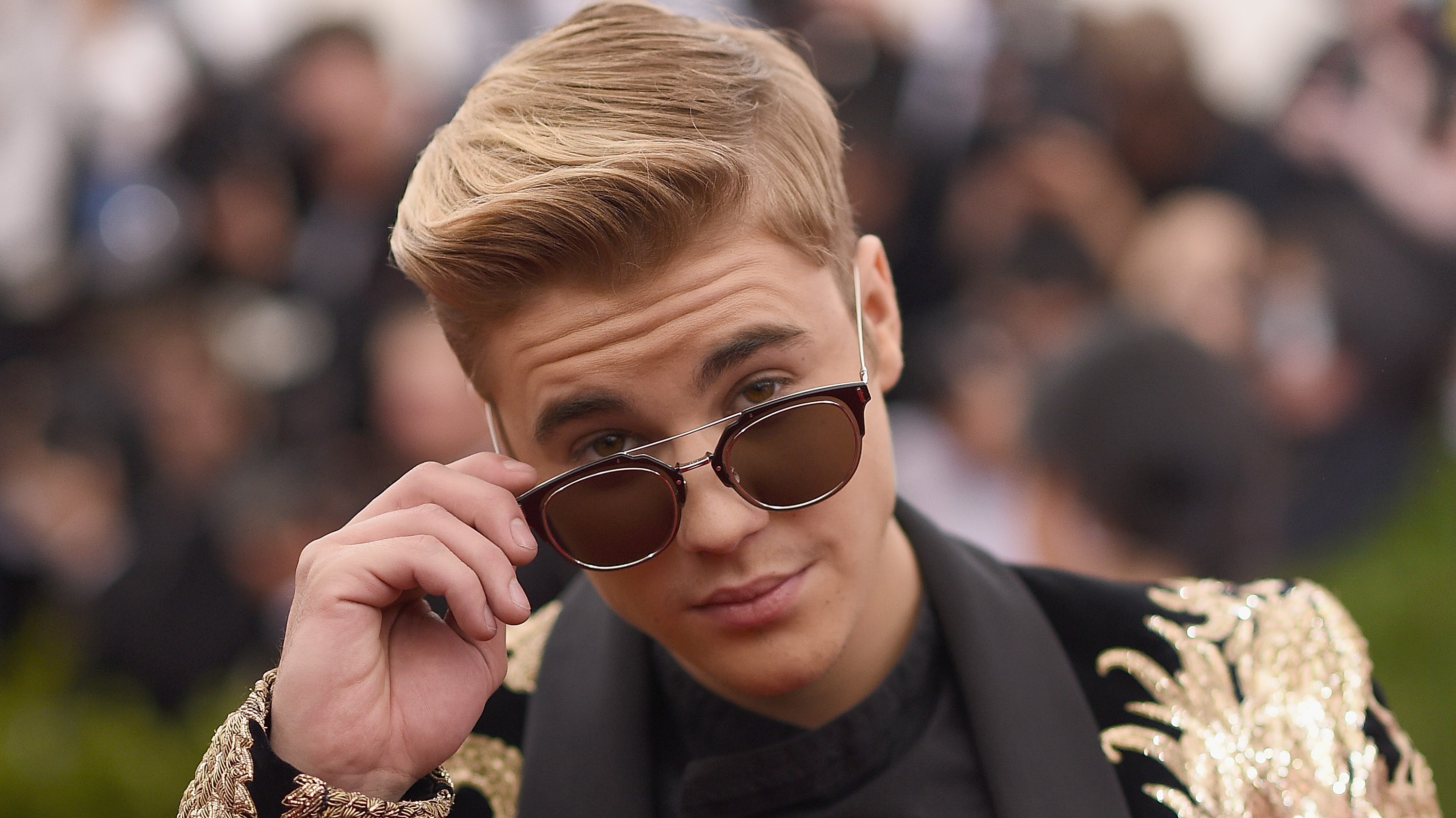 NEW YORK, NY - MAY 04: Singer Justin Bieber attends the 'China: Through The Looking Glass' Costume Institute Benefit Gala at the Metropolitan Museum of Art on May 4, 2015 in New York City. (Photo by Dimitrios Kambouris/Getty Images)
