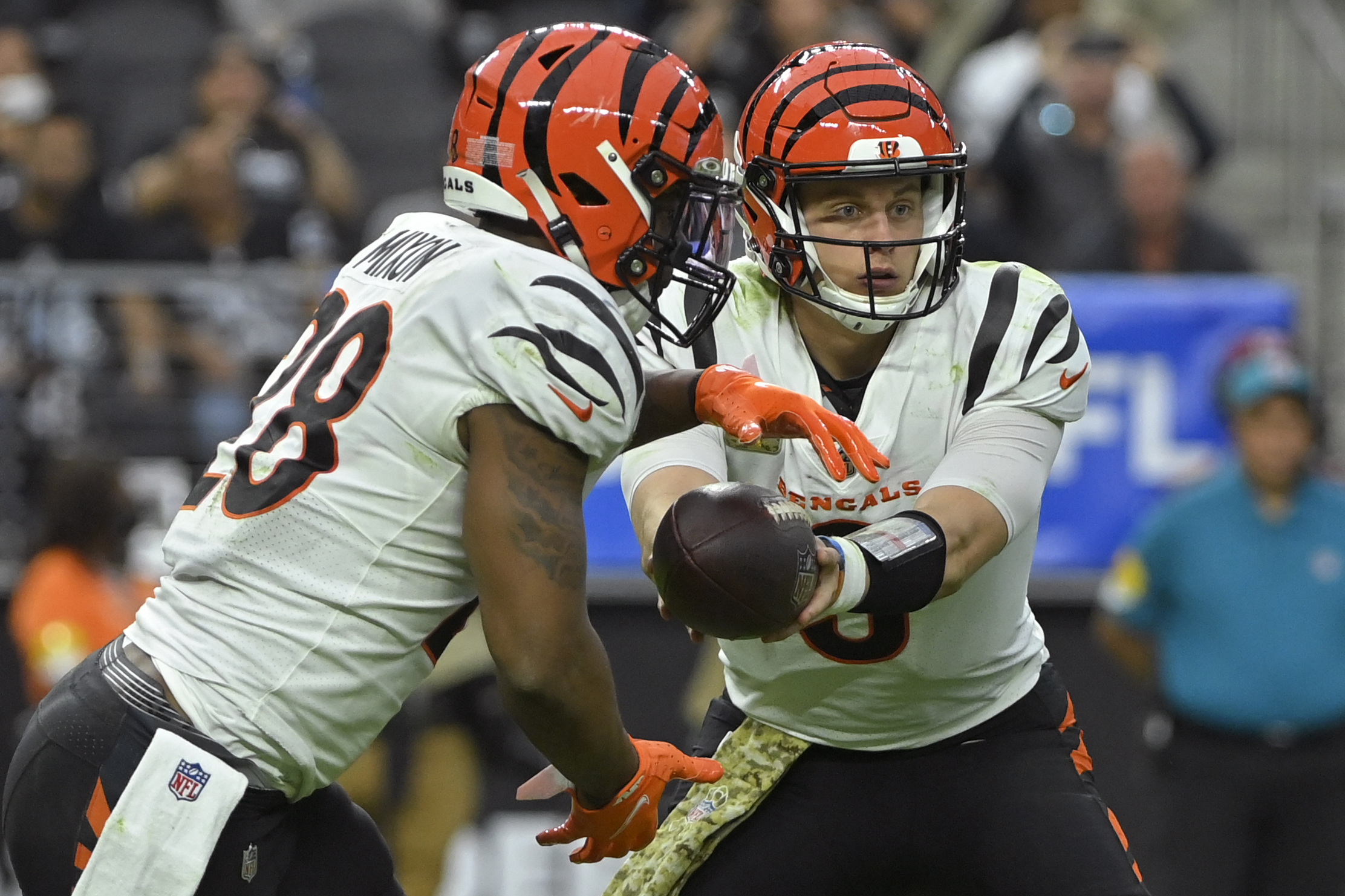 Bengals lose Uzomah in first quarter of AFC title game