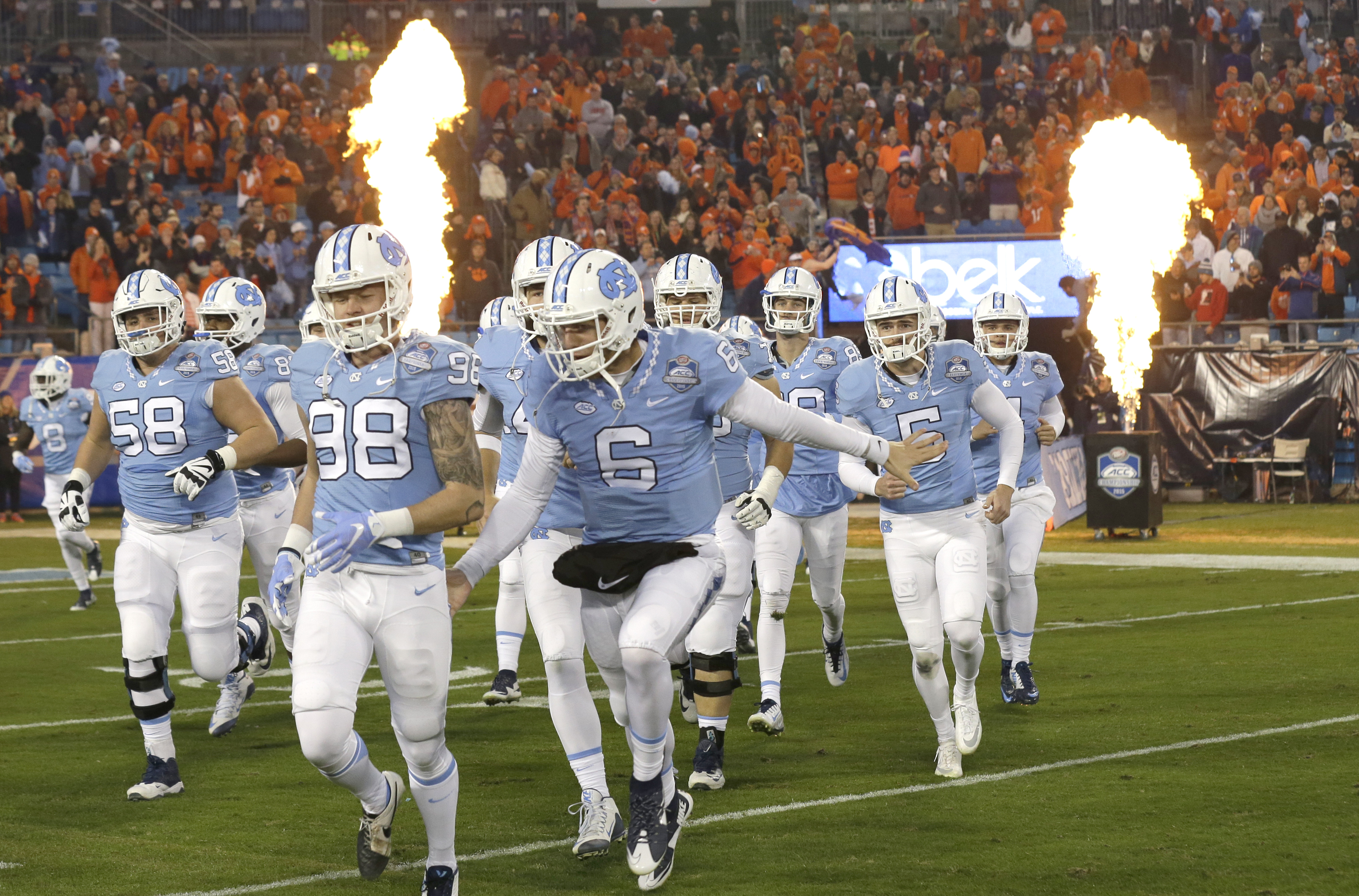 Tar Heels Football Adopts a Winning Pattern (It Has Diamonds) - The New  York Times