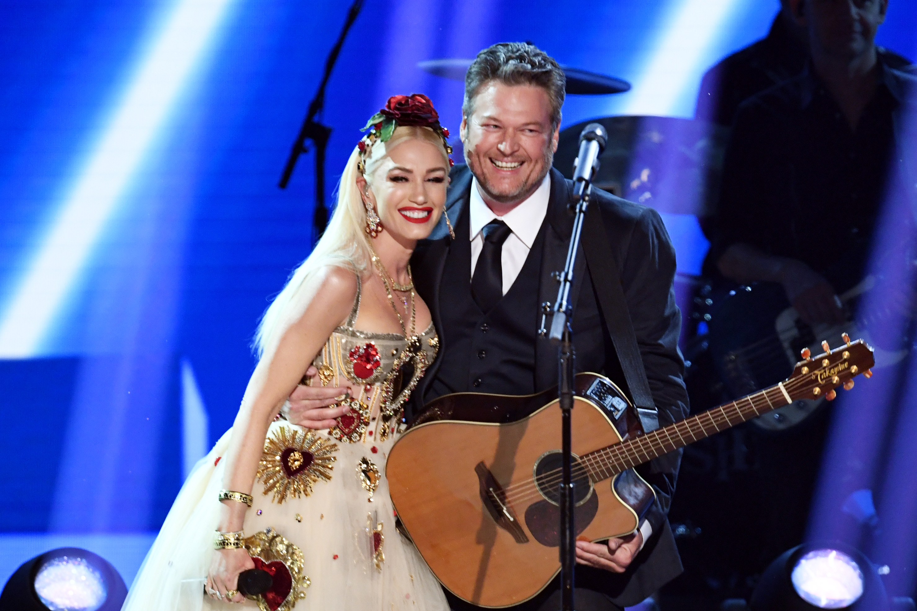 LOS ANGELES, CALIFORNIA - JANUARY 26: (L-R) Gwen Stefani and Blake Shelton perform onstage during the 62nd Annual GRAMMY Awards at STAPLES Center on January 26, 2020 in Los Angeles, California. (Photo by Kevin Winter/Getty Images for The Recording Academy )