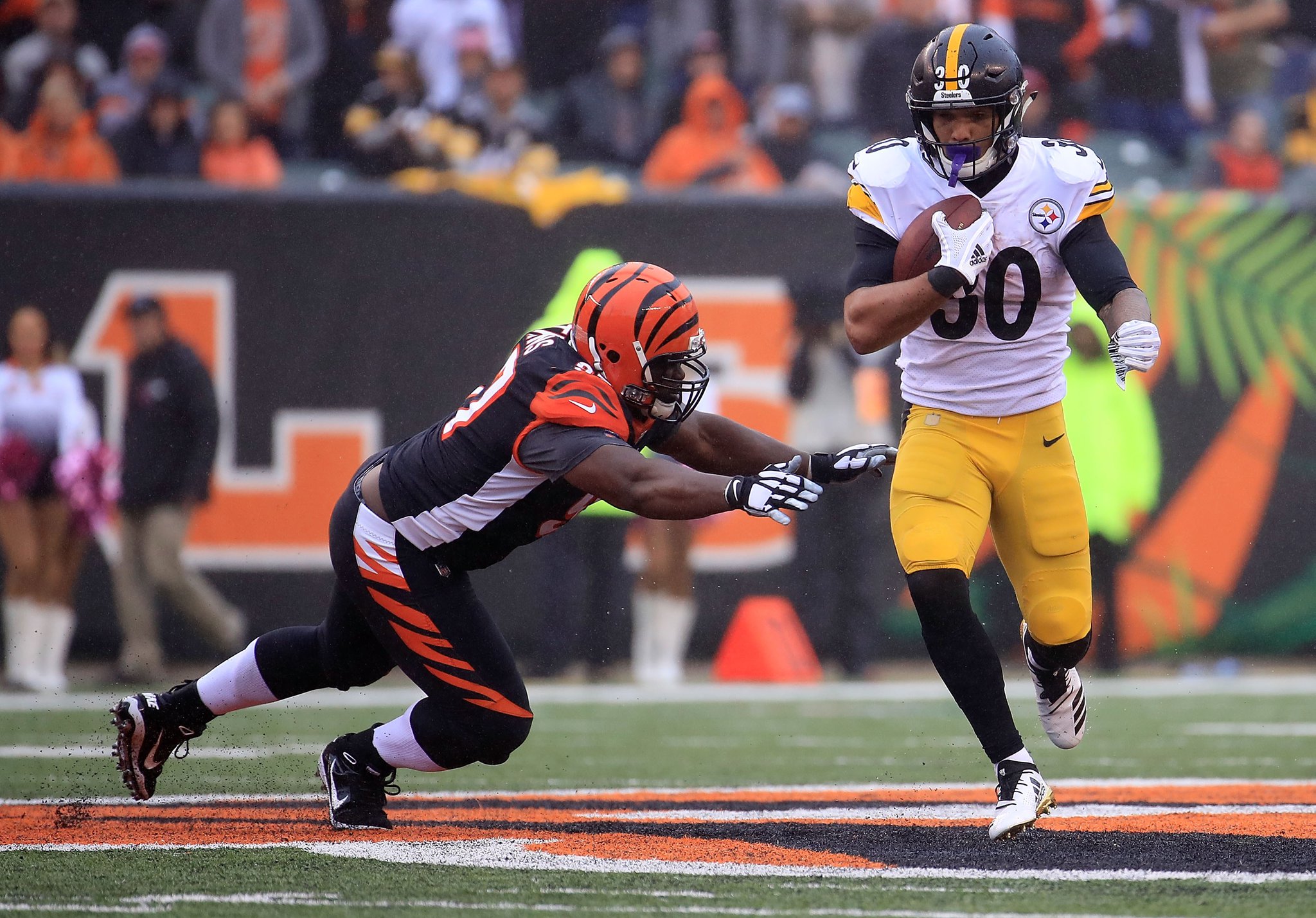 Steelers, Ravens carry slim playoff hopes into finale