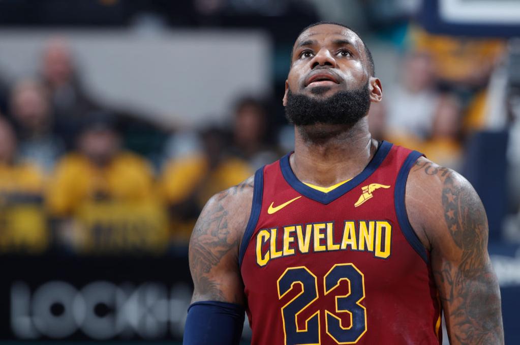 LeBron James sends Cavaliers to Game 3 in matching suits