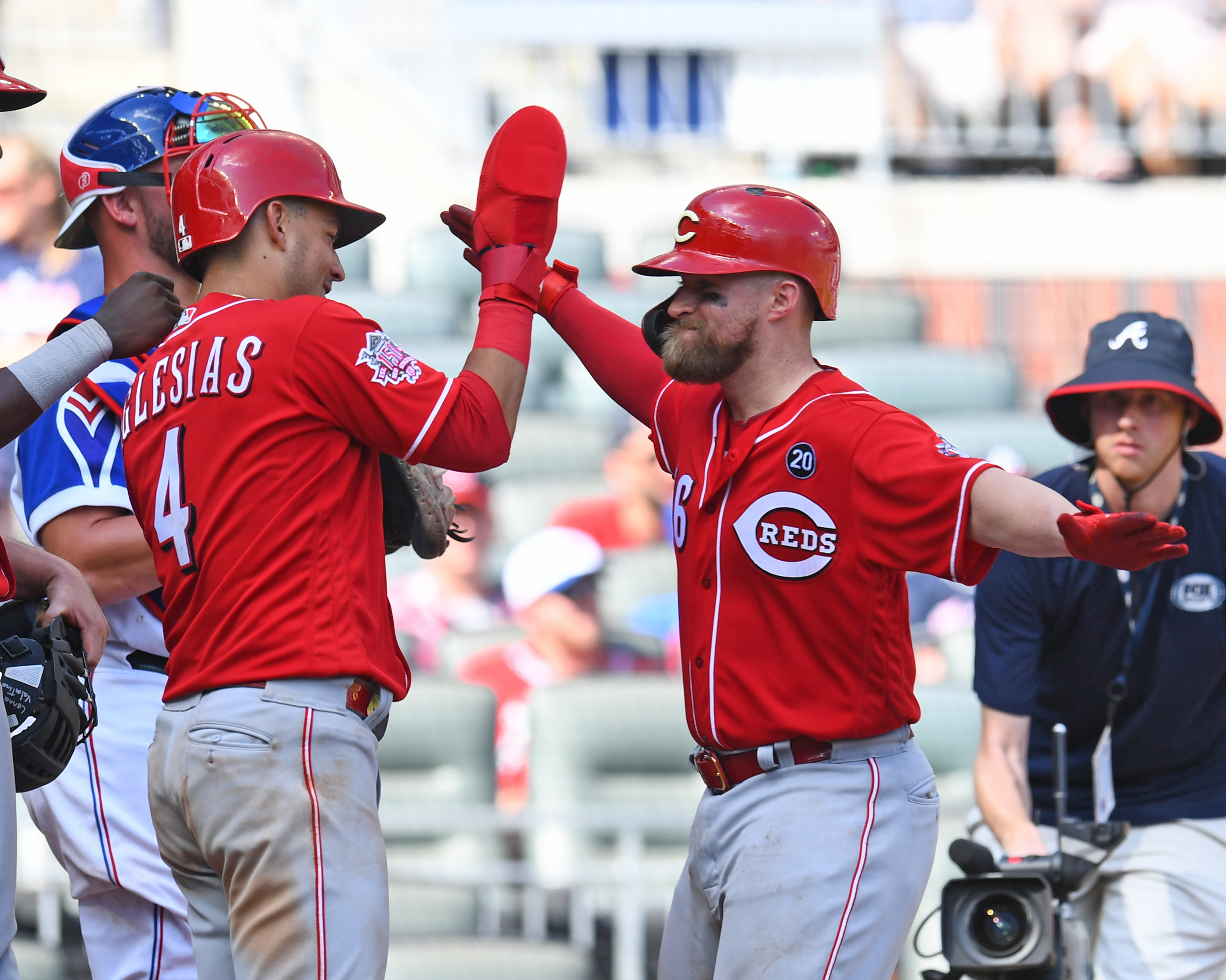 Barnhart's 3-run homer off Greene lifts Reds over Braves 6-4