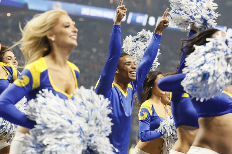 Super Bowl will have first ever male cheerleaders