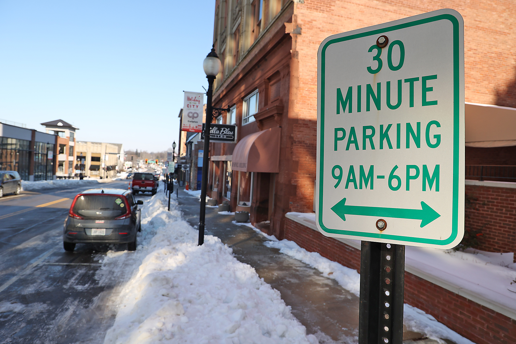 Public parking in downtown Springfield to remain free throughout 2022