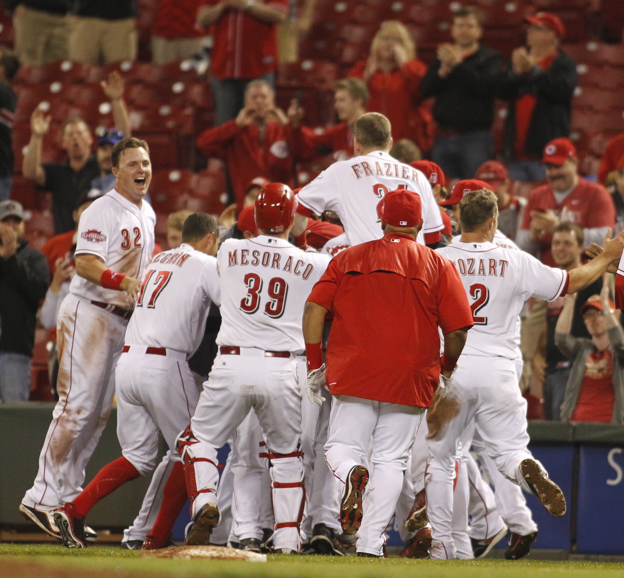 Cincinnati Reds' Joey Votto Hits A Walk-Off Grand Slam, 3 HR's