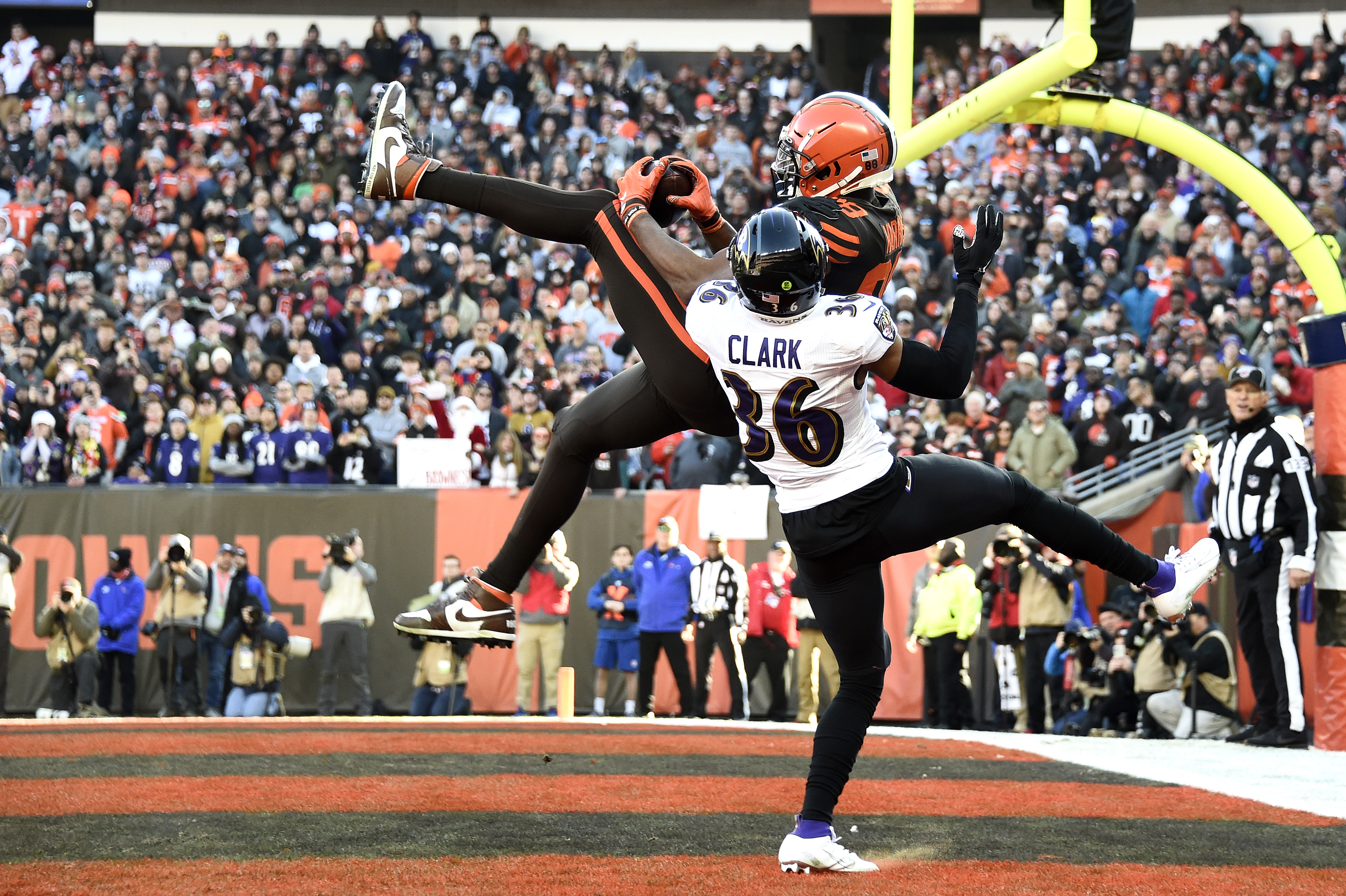 NFL: Baltimore Ravens overwhelm Cleveland Browns