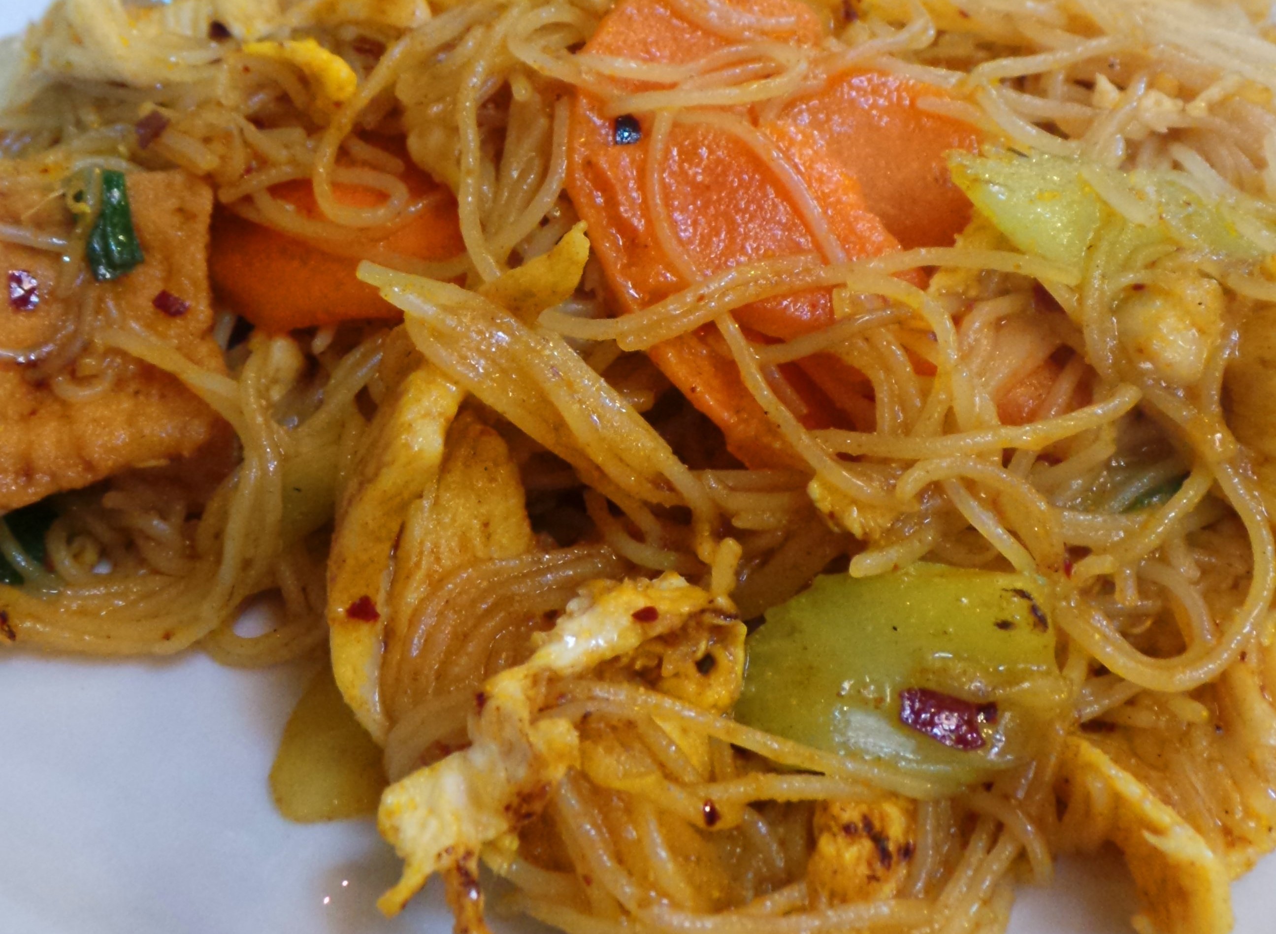 Singapore Noodles from Thai 9. Photo by Alexis Larsen
