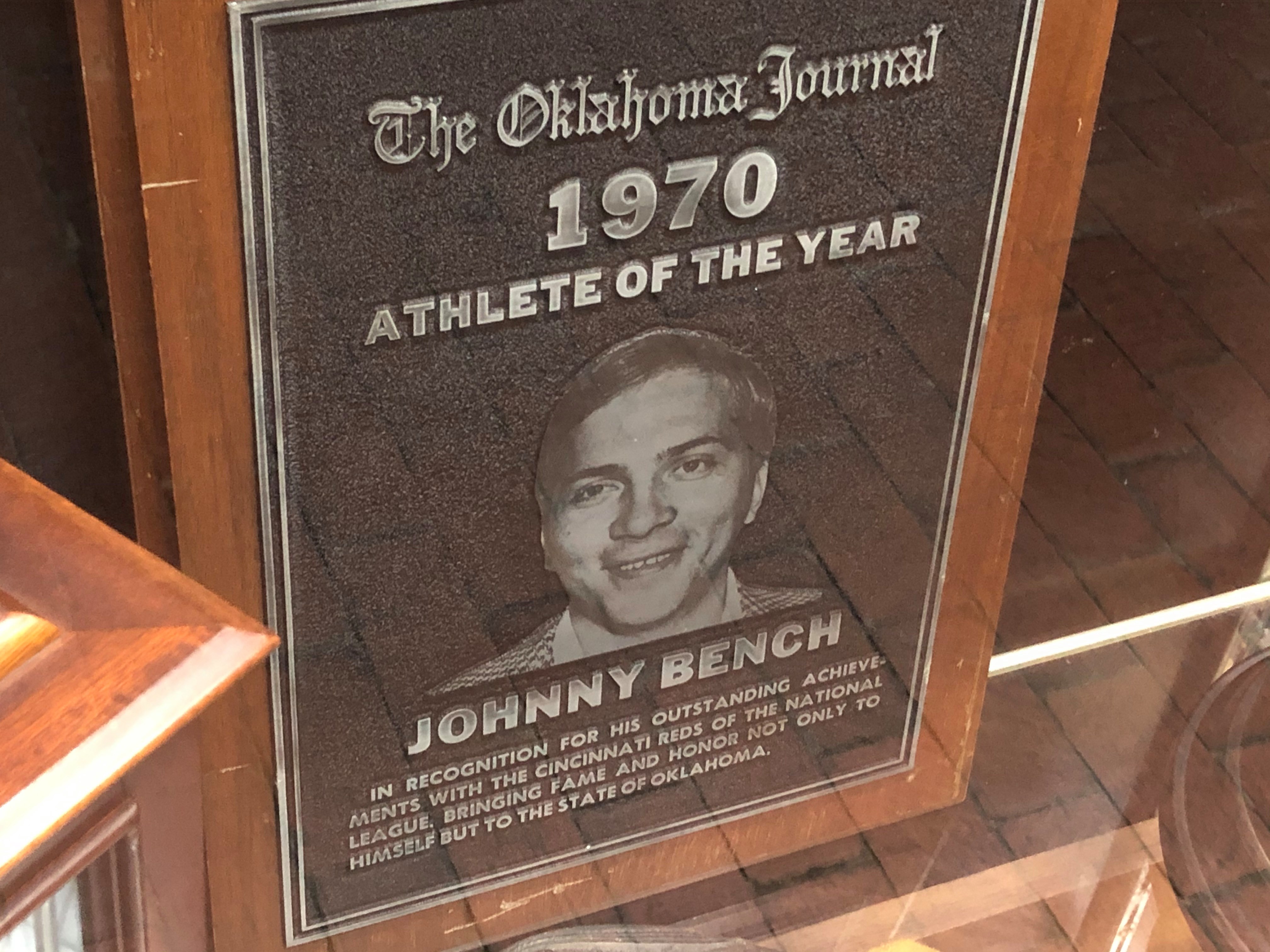 Hall of Famer Johnny Bench to auction memorabilia in Louisville - ESPN