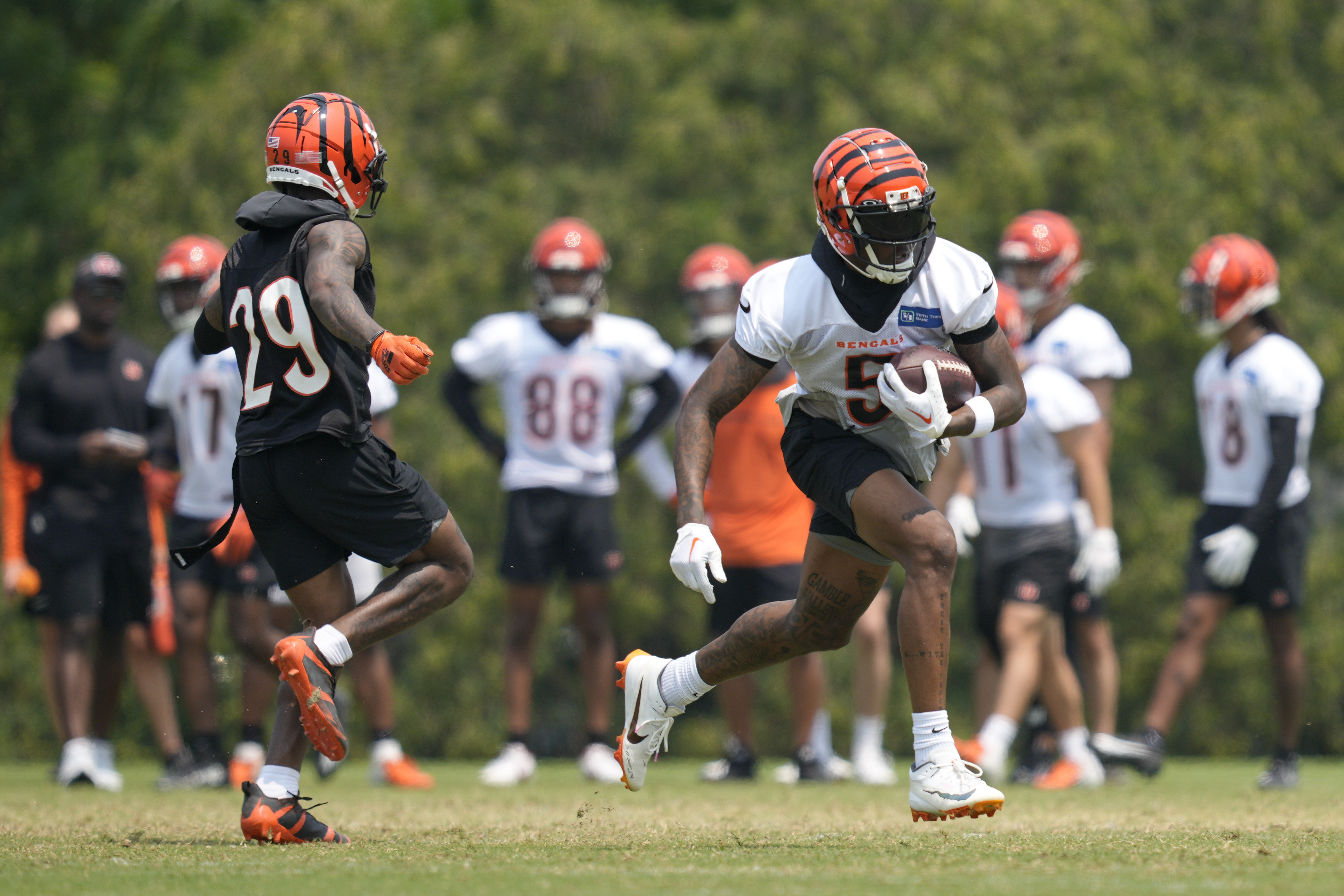 NFL Auction  Crucial Catch - Bengals Von Bell Game Worn Jersey