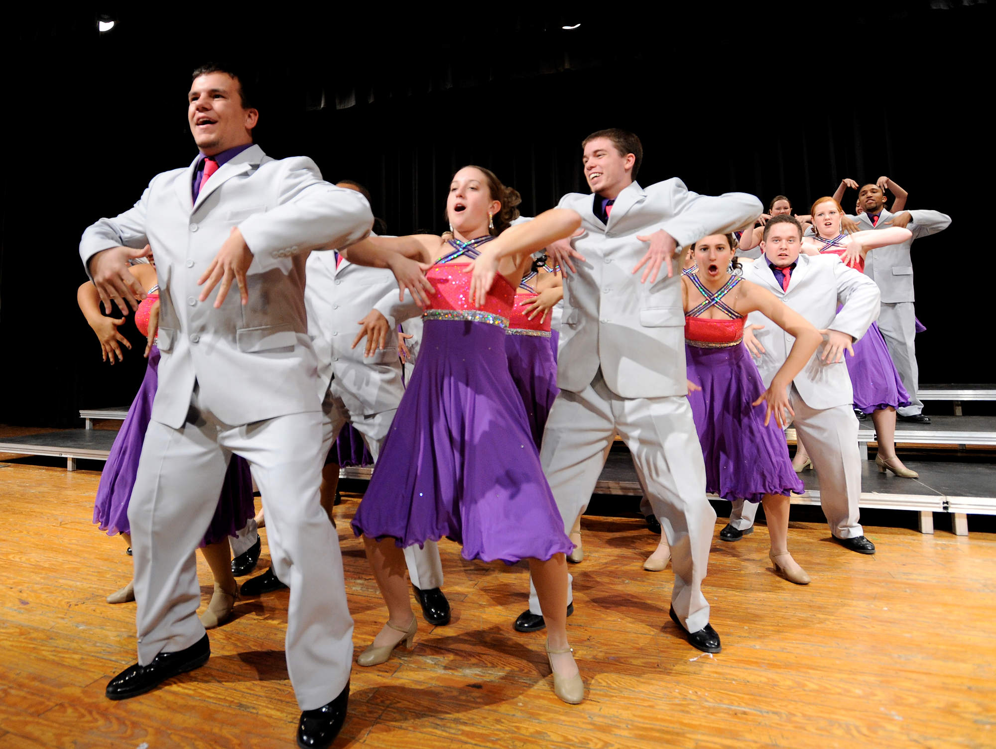 Watch: Cubs players make Kyle Schwarber relive Middletown HS choir  performance