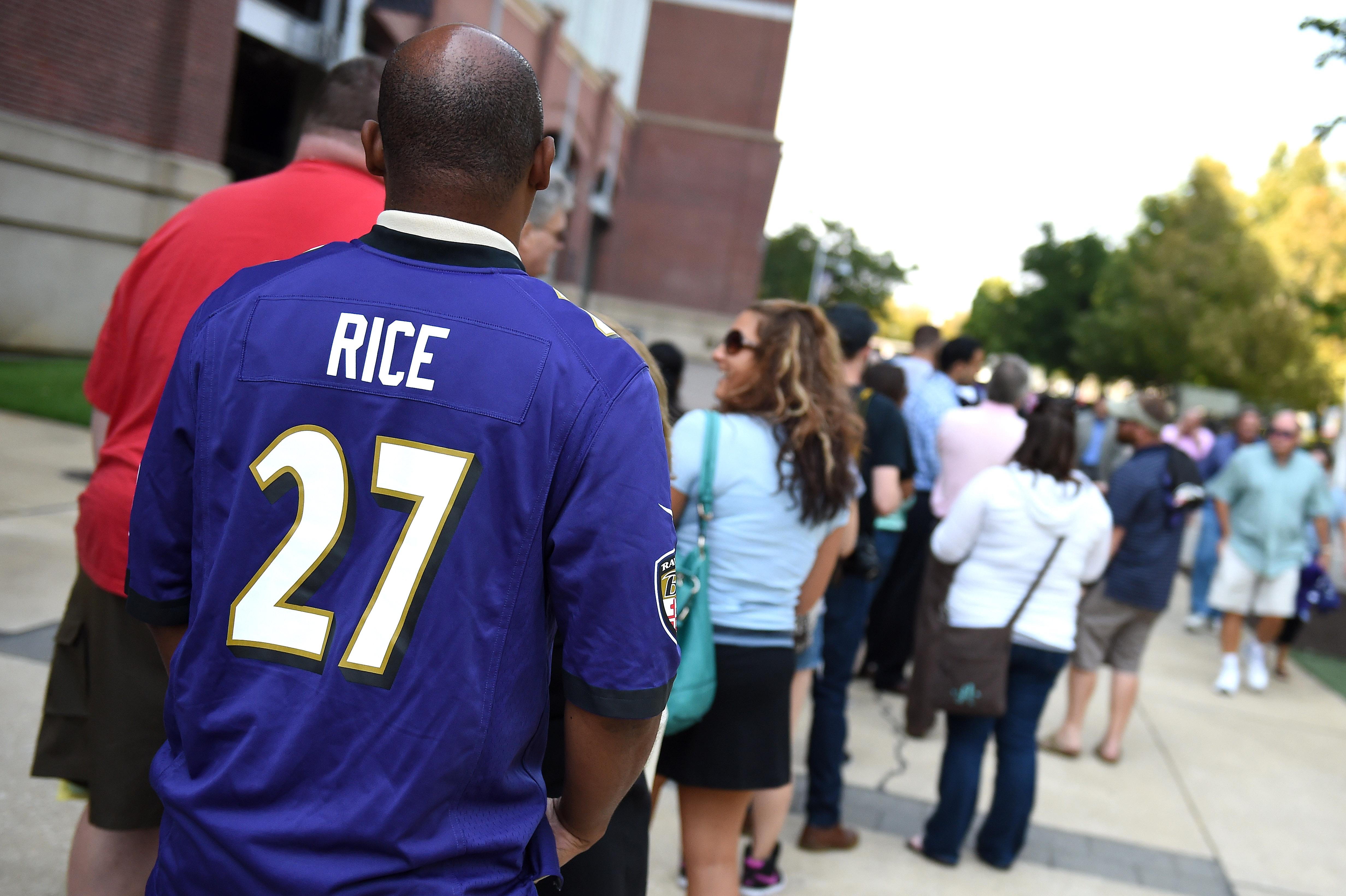 Baltimore Ravens fans wearing Ray Rice jerseys