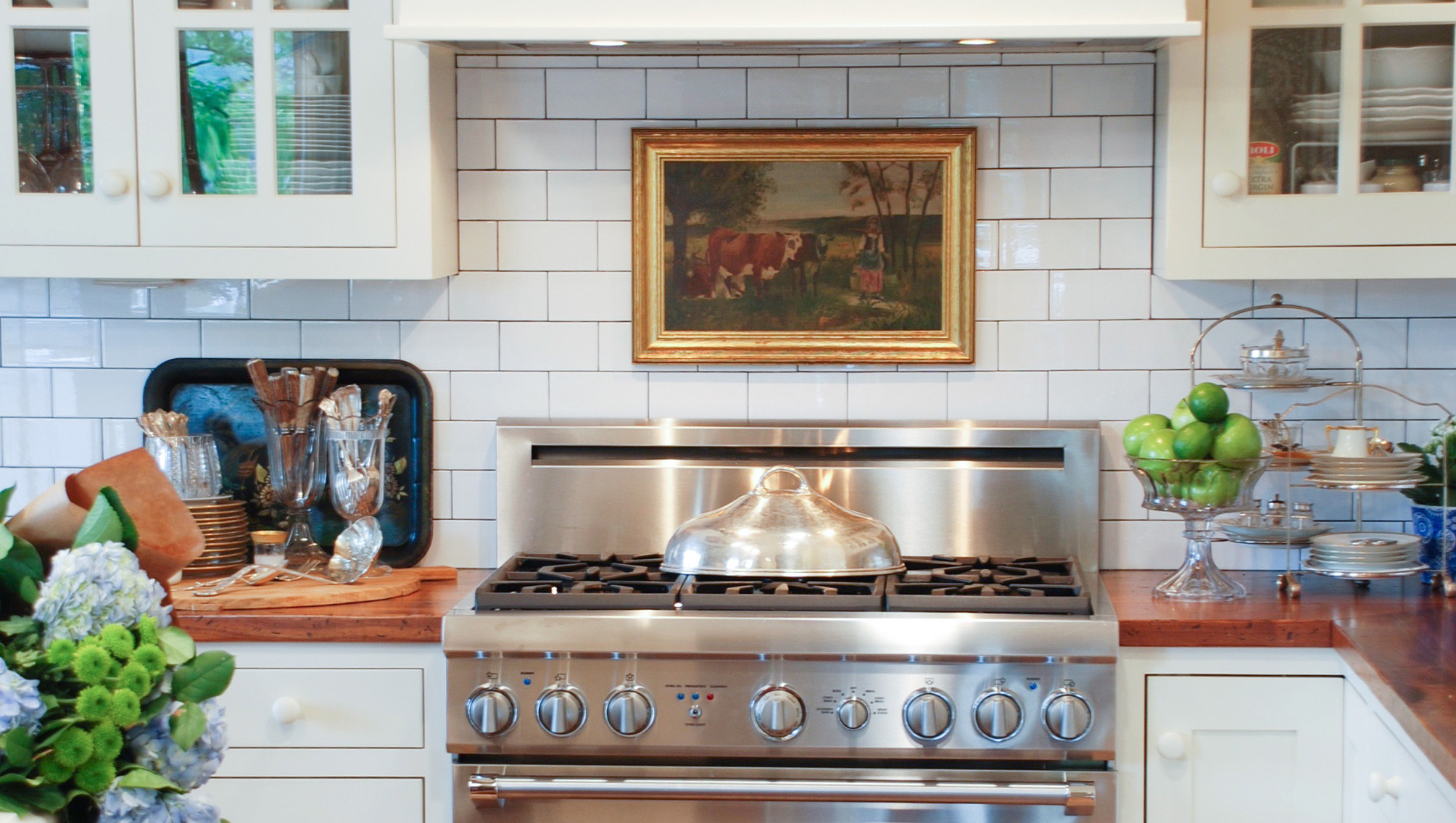 Stunning Ways to Decorate Above Your Stove