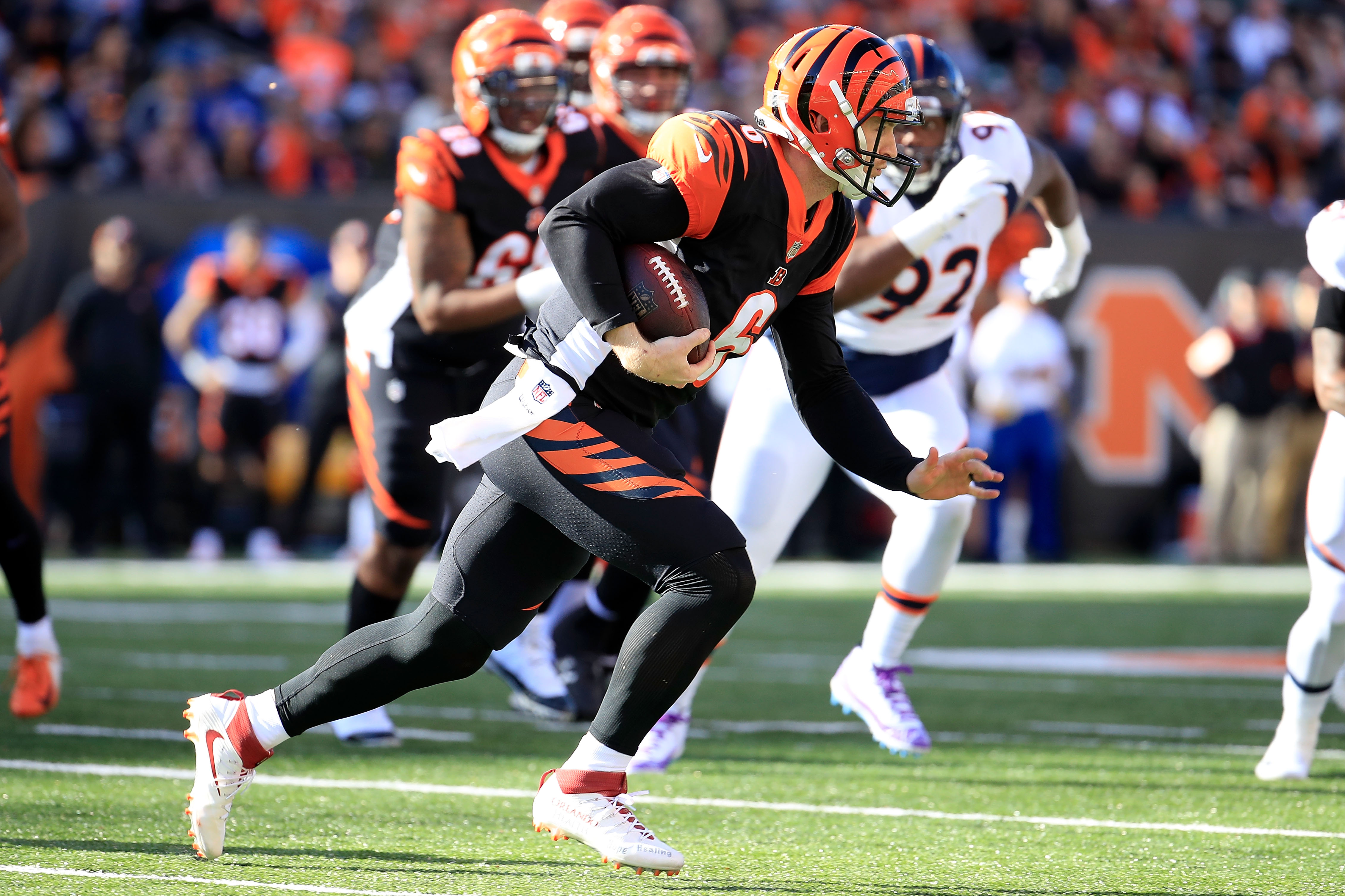 Broncos Flagging Bengals With Green Out