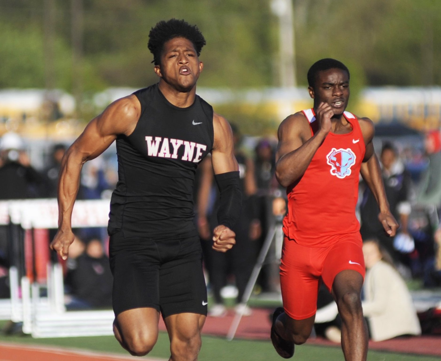 Wayne track: Senior sprinter delivers at invite