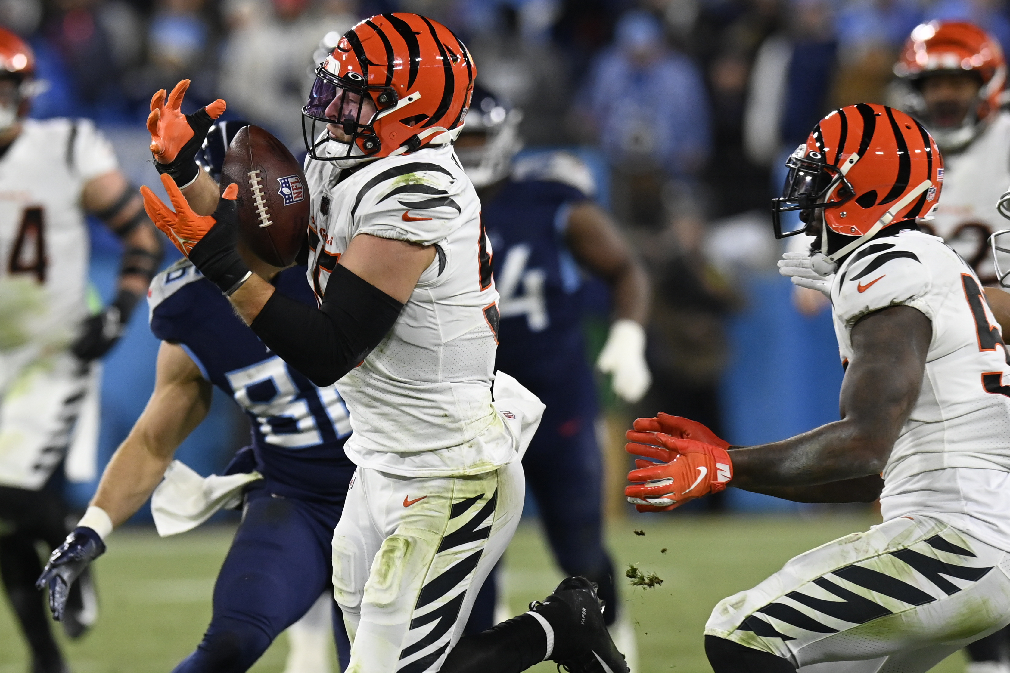 Bengals maintain a lead this time in surprising win over Tennessee