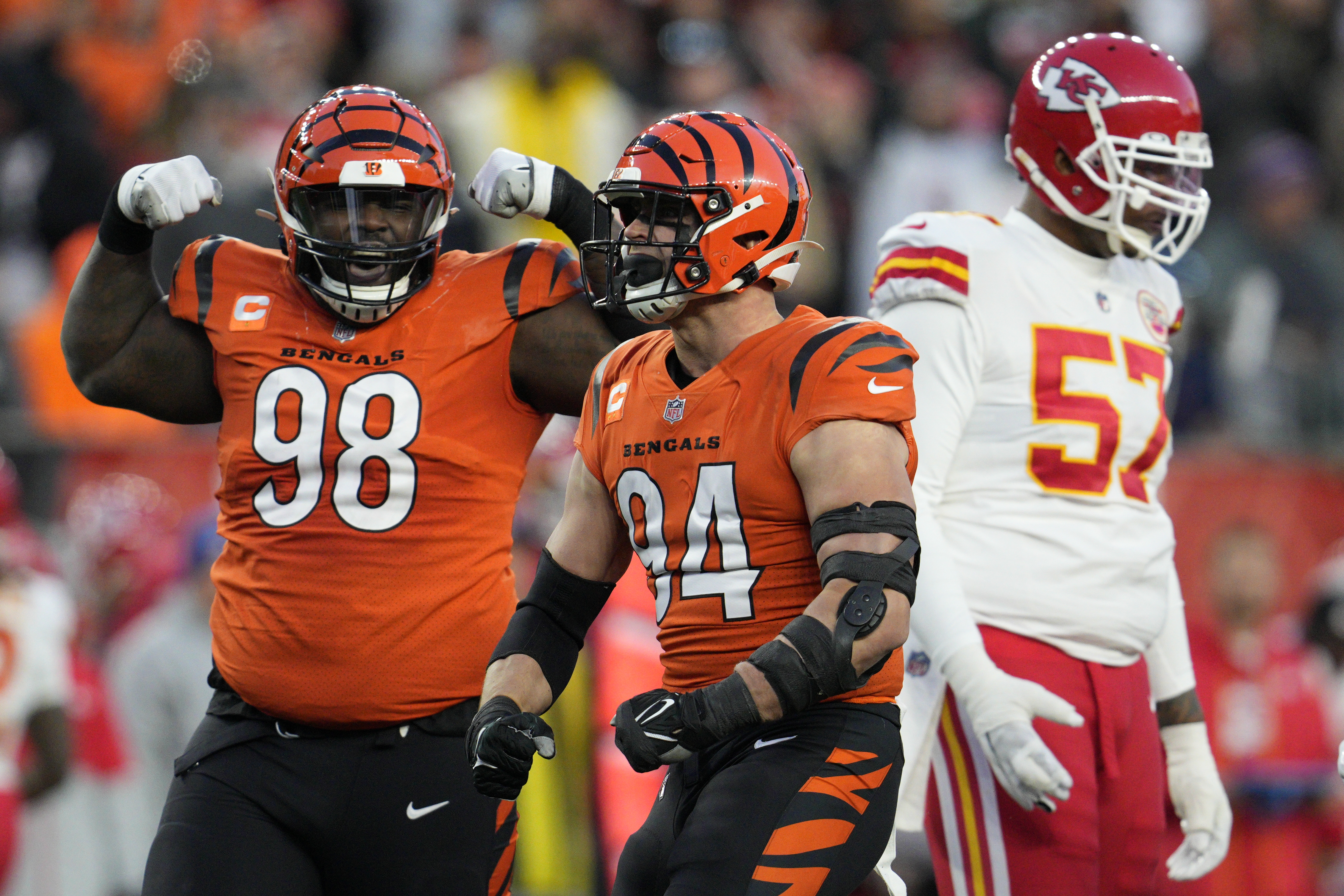 Cincinnati Bengals defensive tackle DJ Reader (98) plays during an NFL  football game against the Kansas City Chiefs, Sunday, Dec. 4, 2022, in  Cincinnati. (AP Photo/Jeff Dean Stock Photo - Alamy