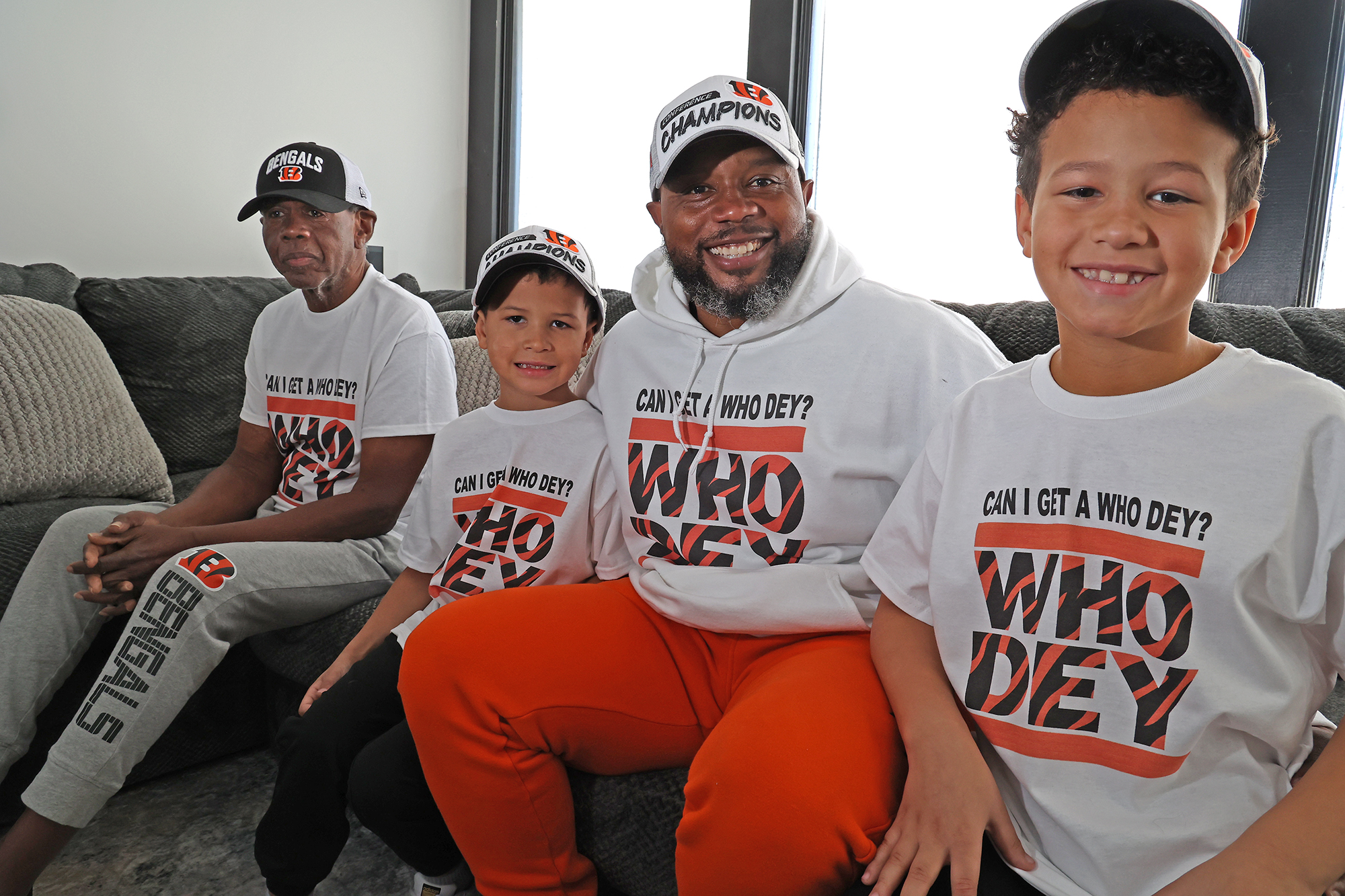 PHOTOS: Bengals fans don their stripes in L.A.