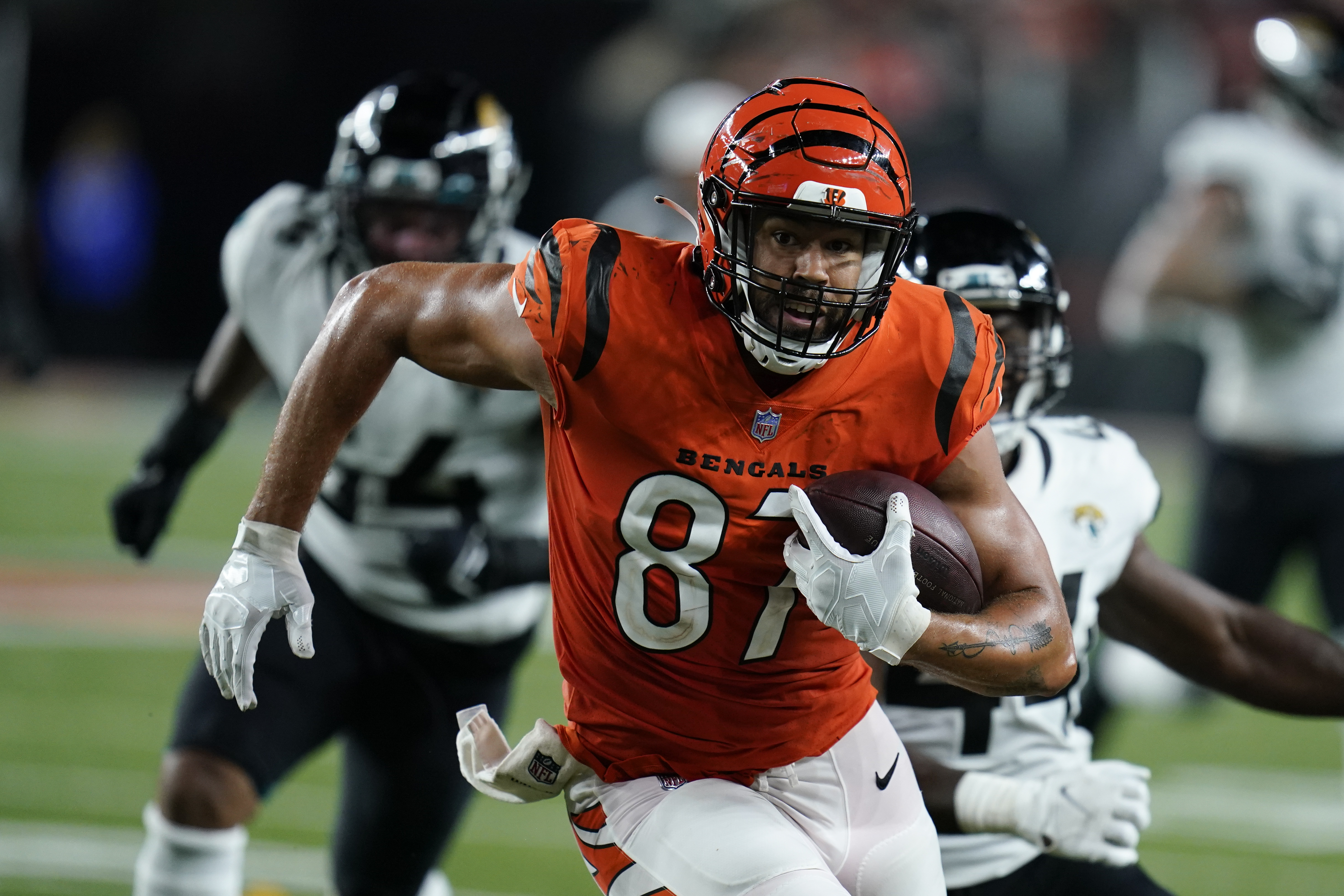 Archdeacon: 'Suit guy' outfits new Bengals star for success