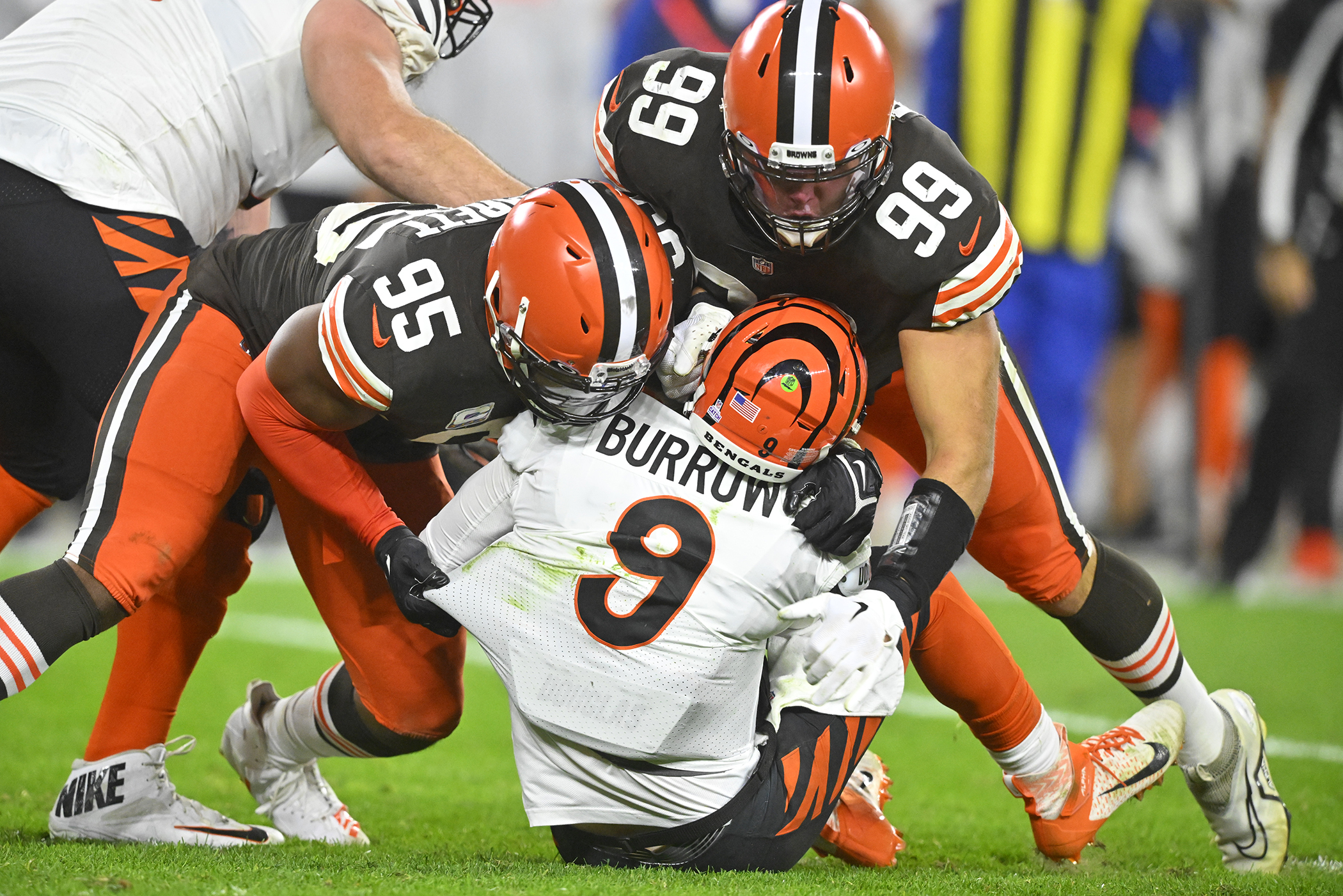 Bengals still struggling against elite pass rushers, with another