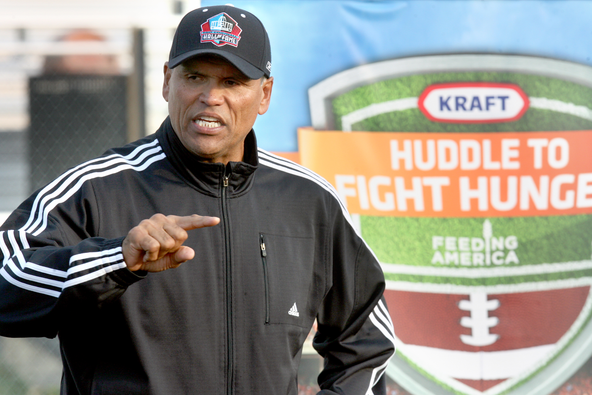 Super Bowl LVI daily blog: Bengals legend Anthony Muñoz a popular