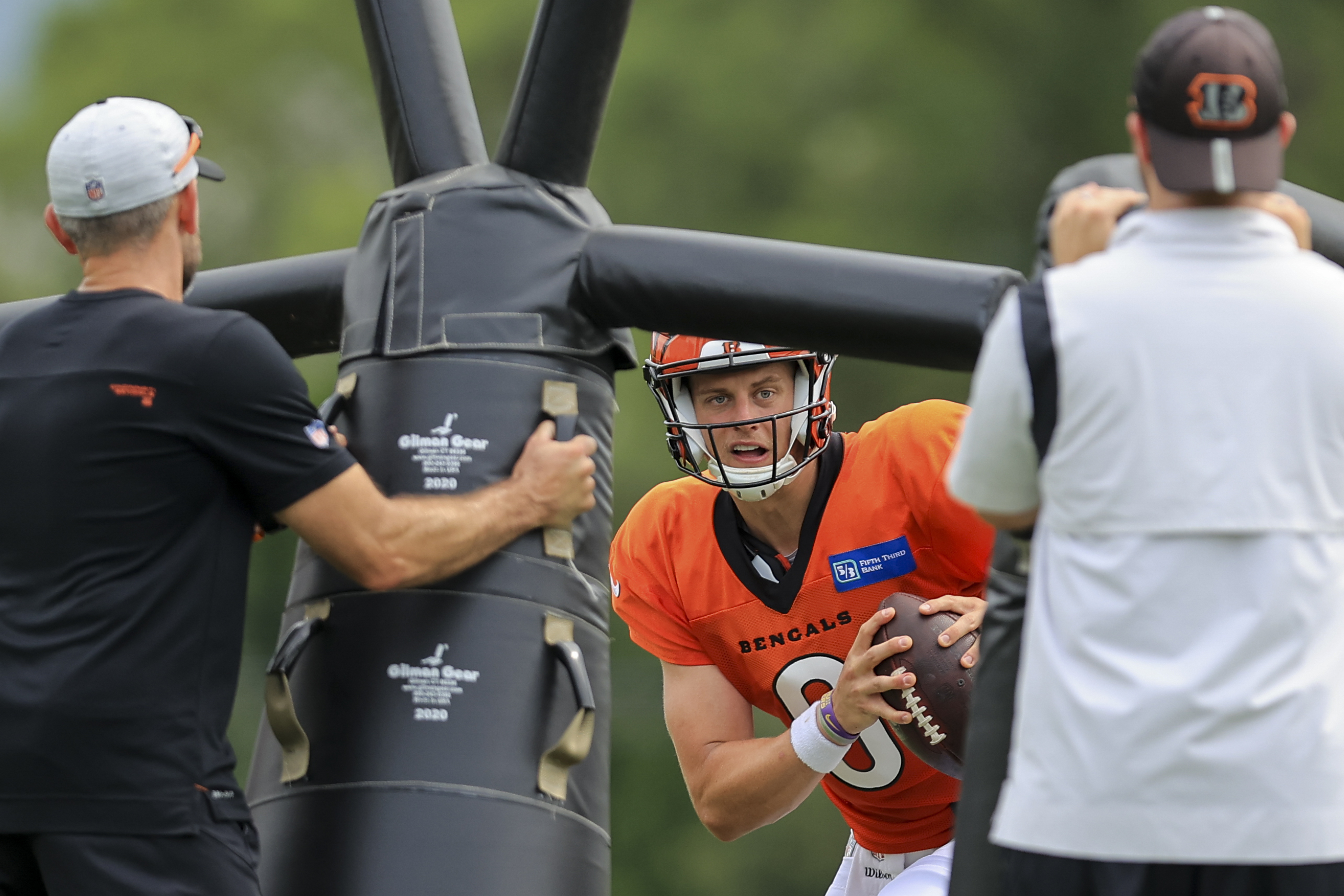 Bengals OL D'Ante Smith back at practice after being carted off Friday