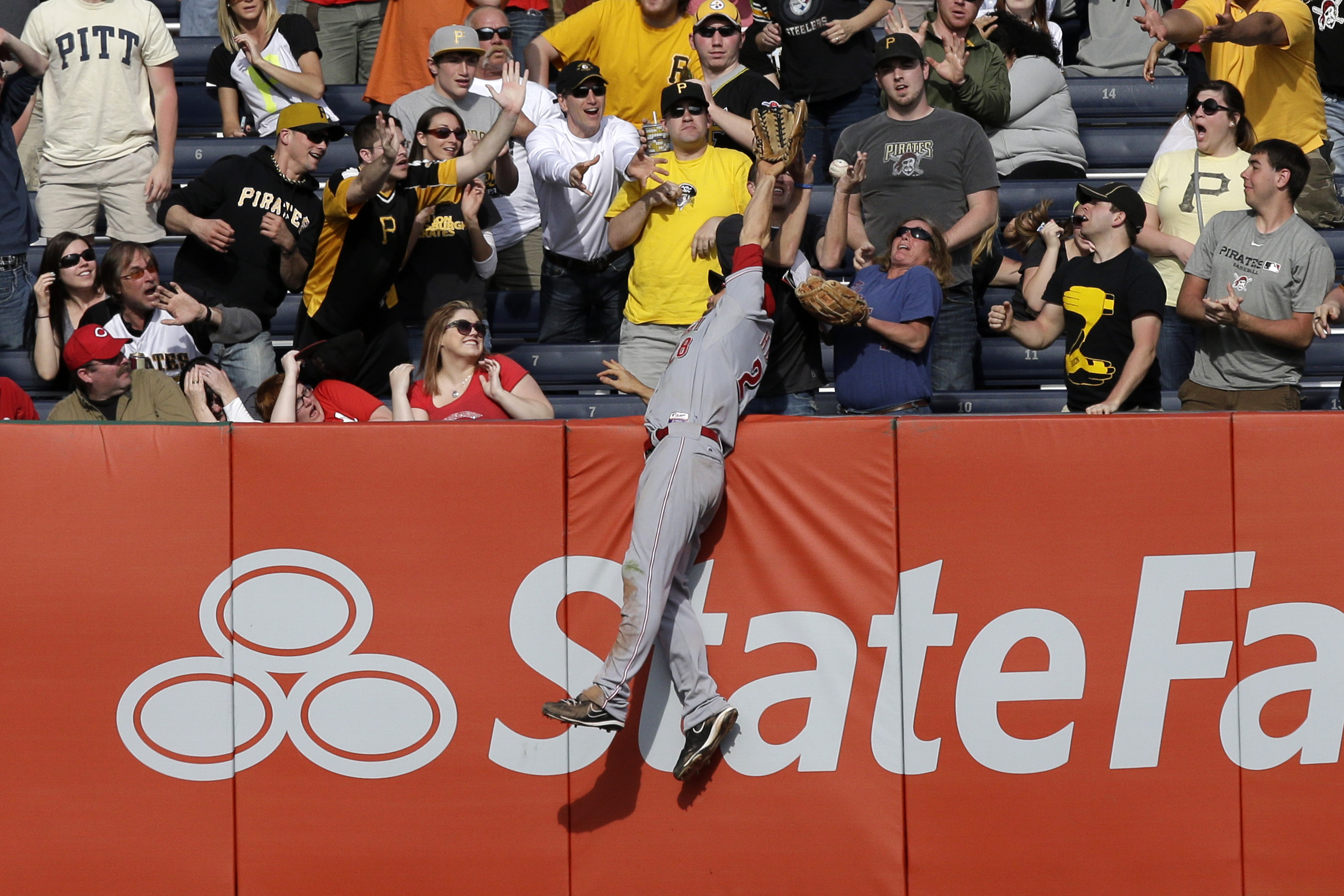 Johnny Cueto, Todd Frazier help Reds beat Pirates 5-2 on Opening