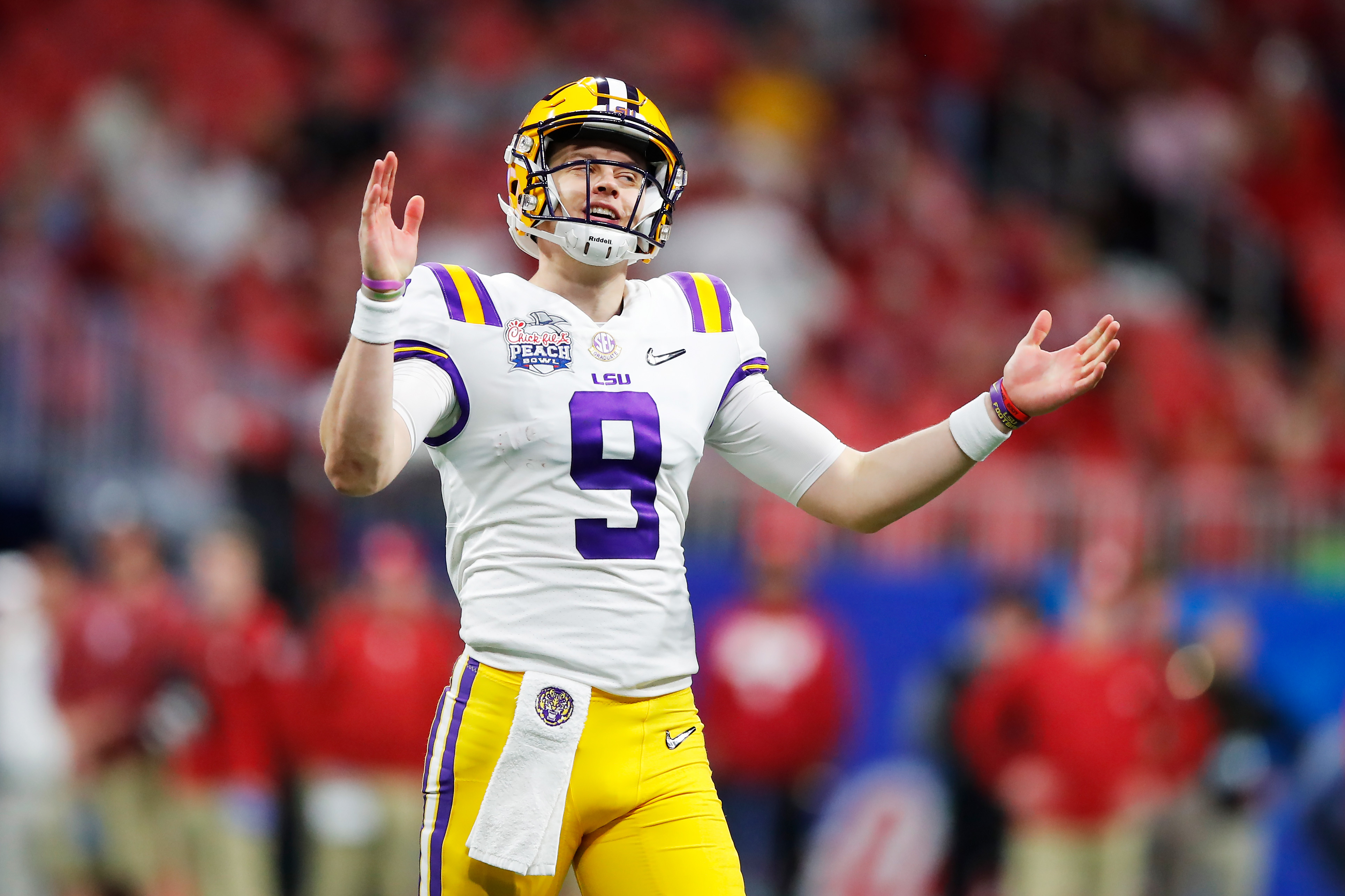 Cincinnati Bengals select Heisman Trophy-winning quarterback Joe Burrow of  LSU with first pick in NFL draft.