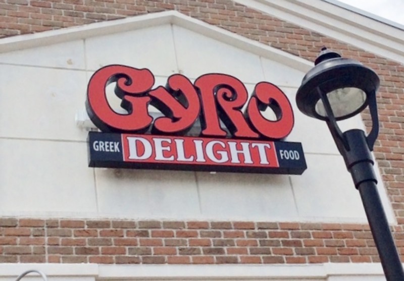 Gyro Delight, located at 6008 Wilmington Pike in the Sugarcreek Plaza in Sugarcreek Twp. offered 50 percent off its menu before closing, said owner Muhanad Khaled. MARK FISHER/STAFF