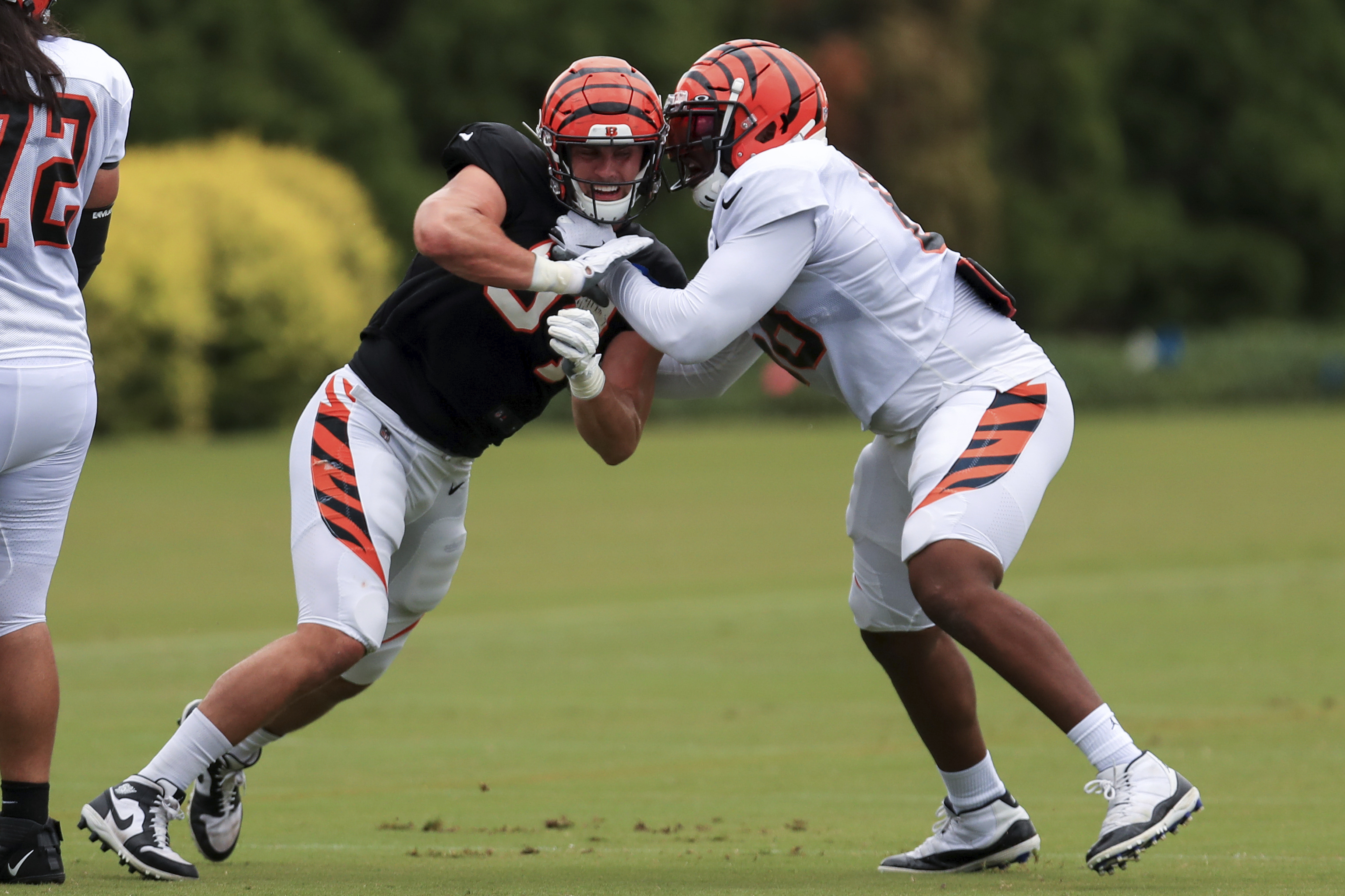 Sam Hubbard Looking Forward to Second NFL Season with Bengals, Upcoming  Youth Football Camp in Cincinnati