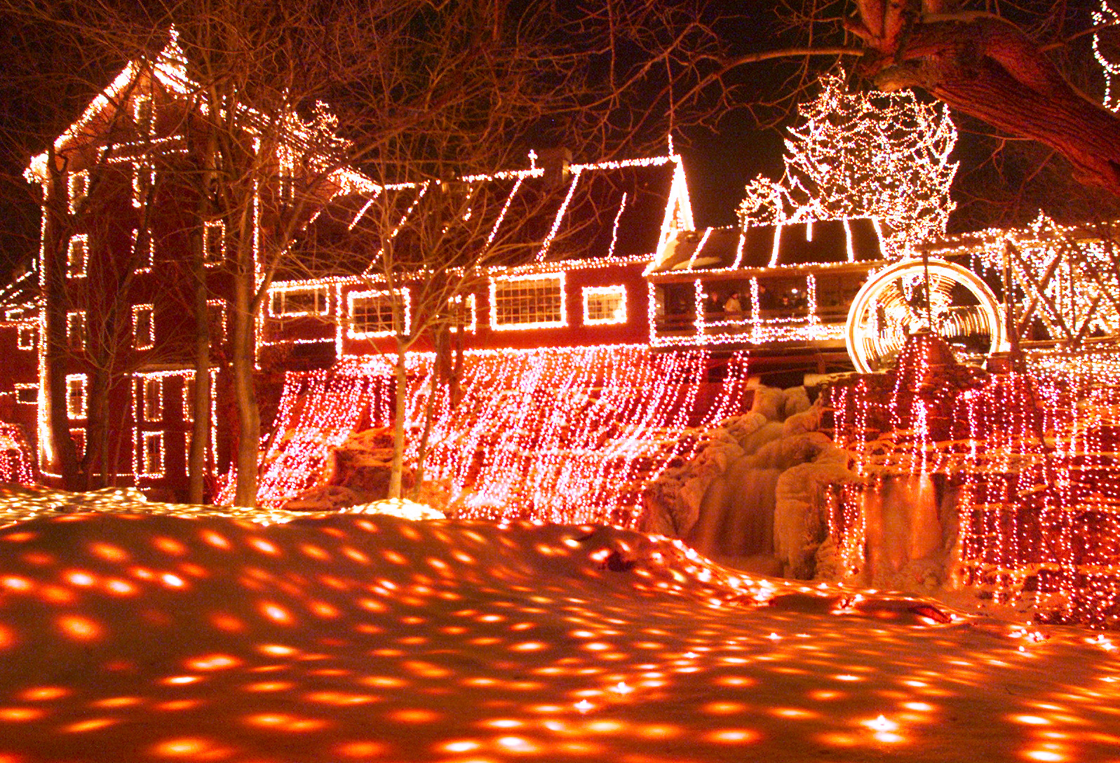 Clifton Mill Christmas lights wins grand prize on ABC TV special