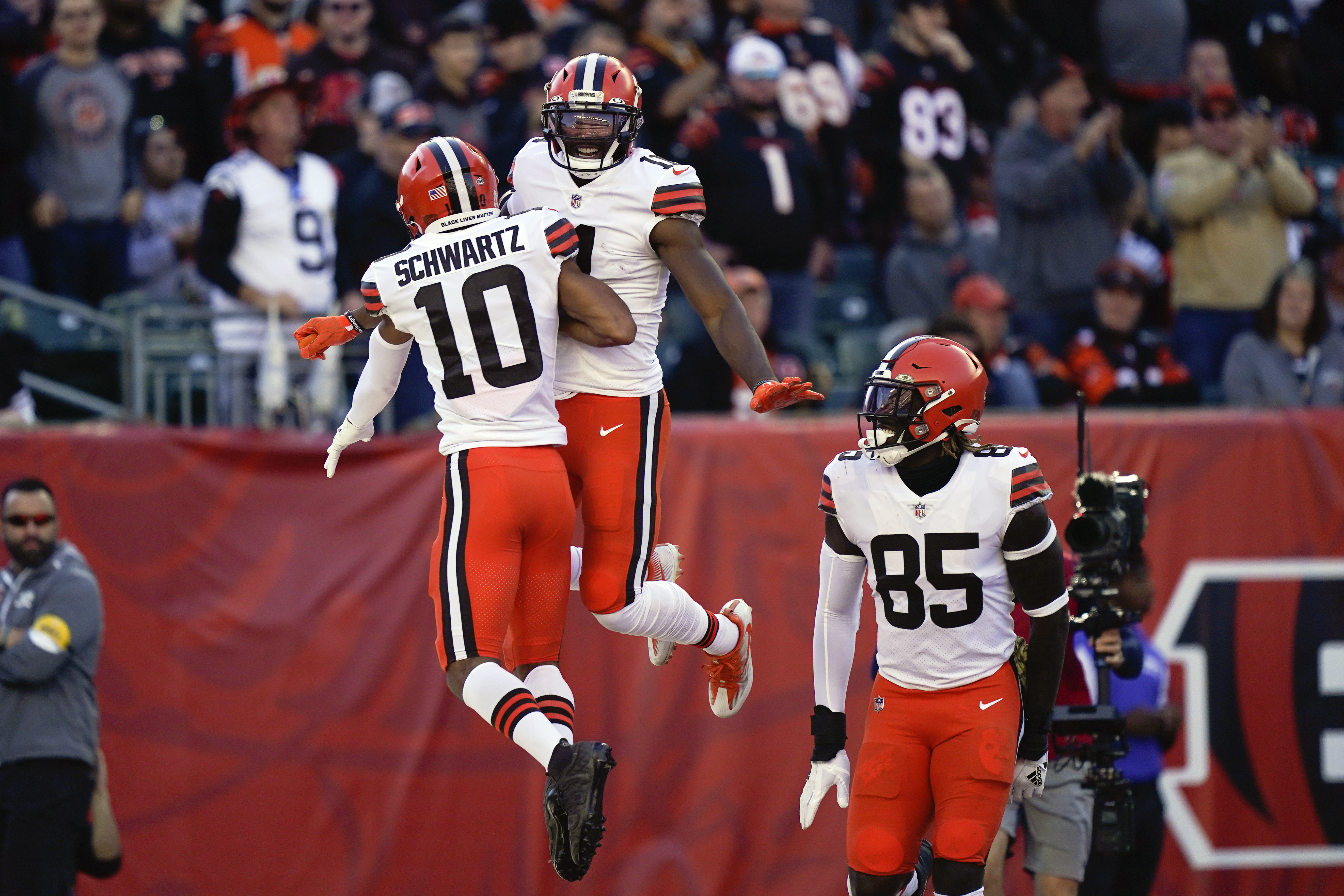 Cleveland Browns' Myles Garrett, Chase McLaughlin make history in win