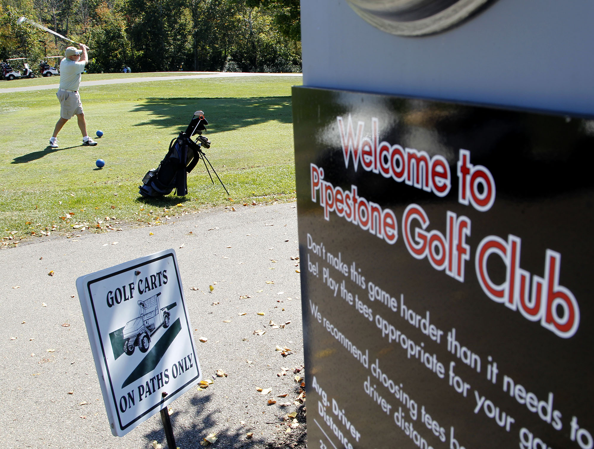 Miamisburg City Council has approved an ordinance to sell about 0.044 acres of Pipestone Golf Club land for $500, records show. FILE PHOTO