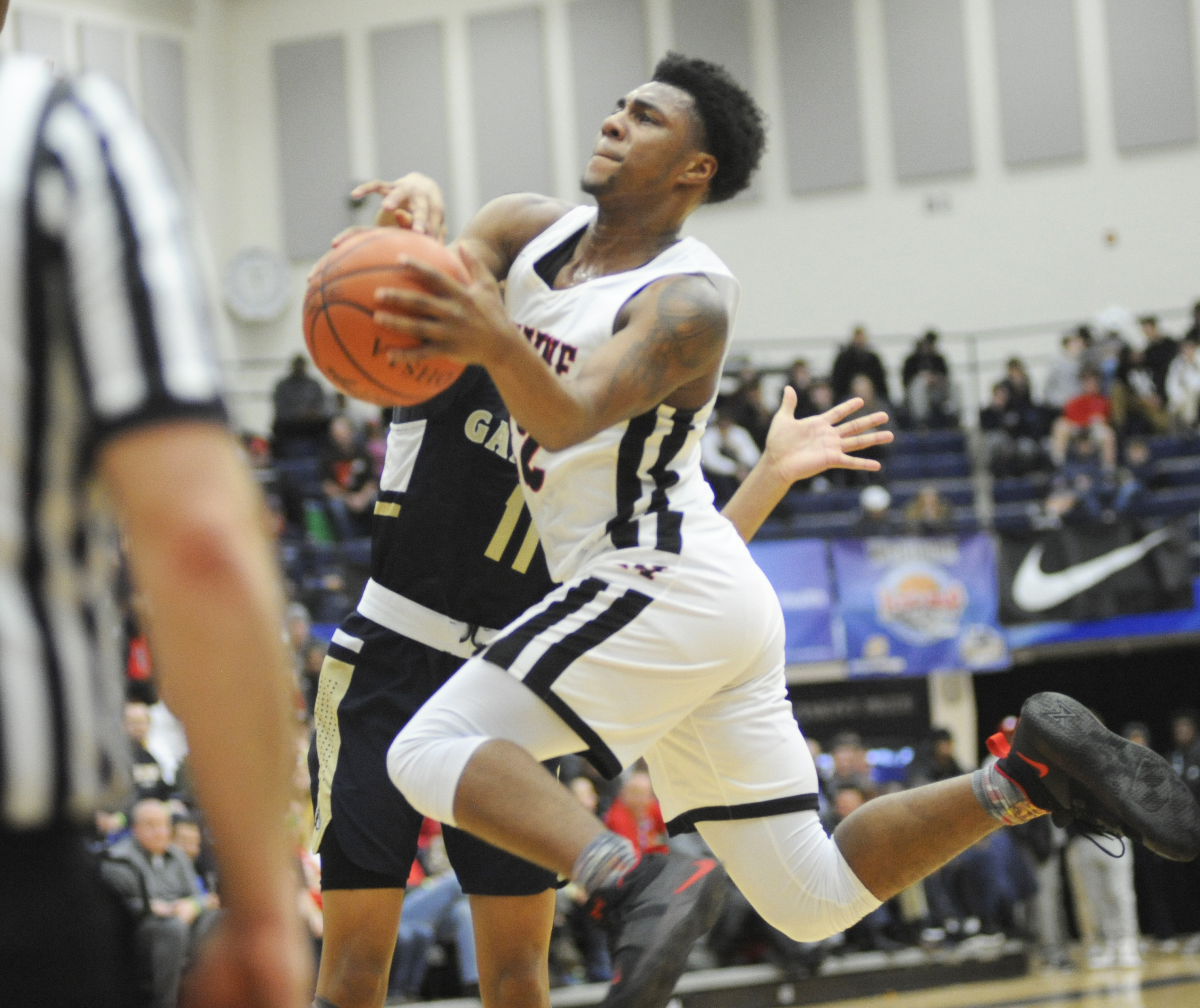 Ronnie Hampton of Wayne scored 11 points. MARC PENDLETON / STAFF
