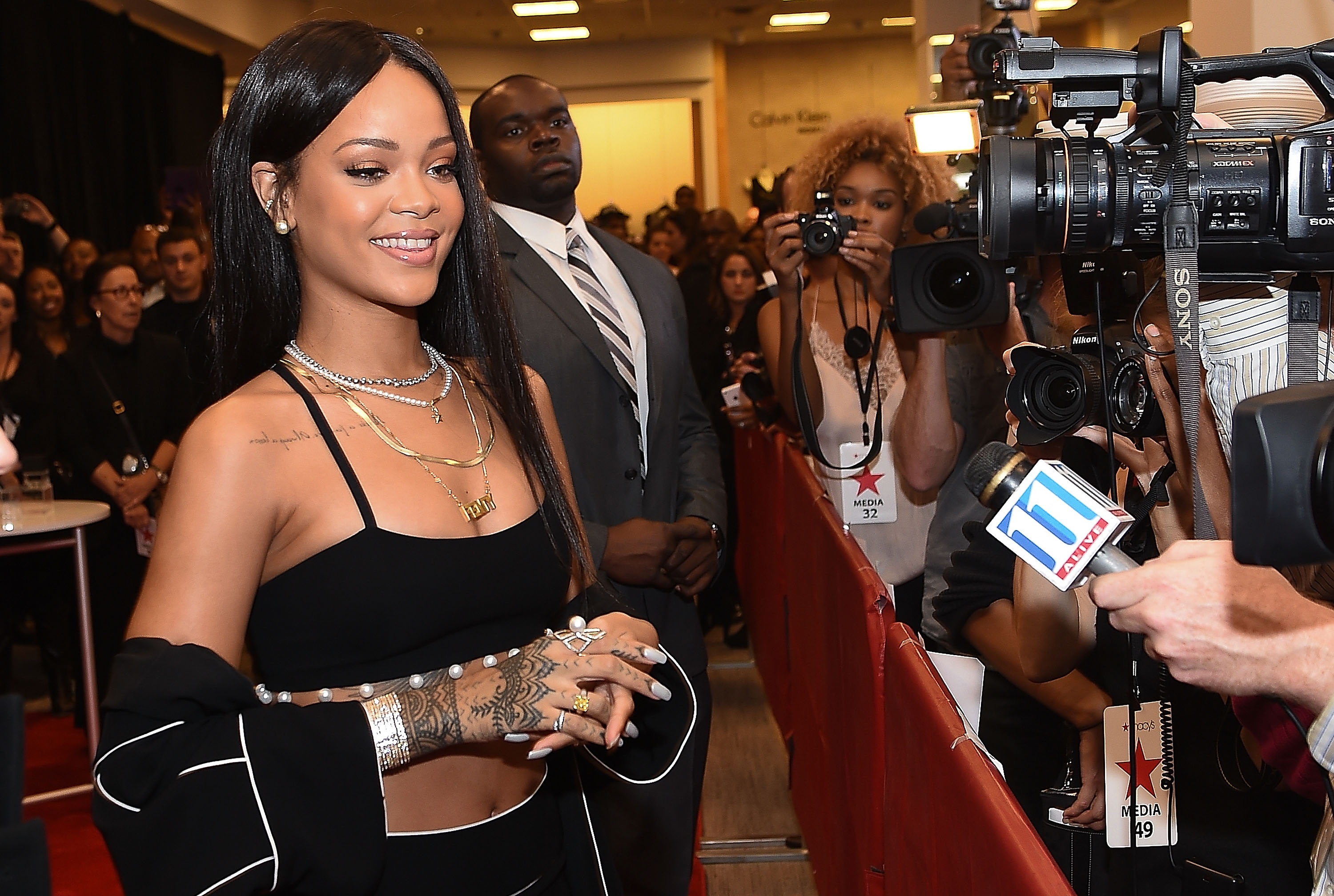 Rihanna Lenox Square Mall – StraightFromTheA-1