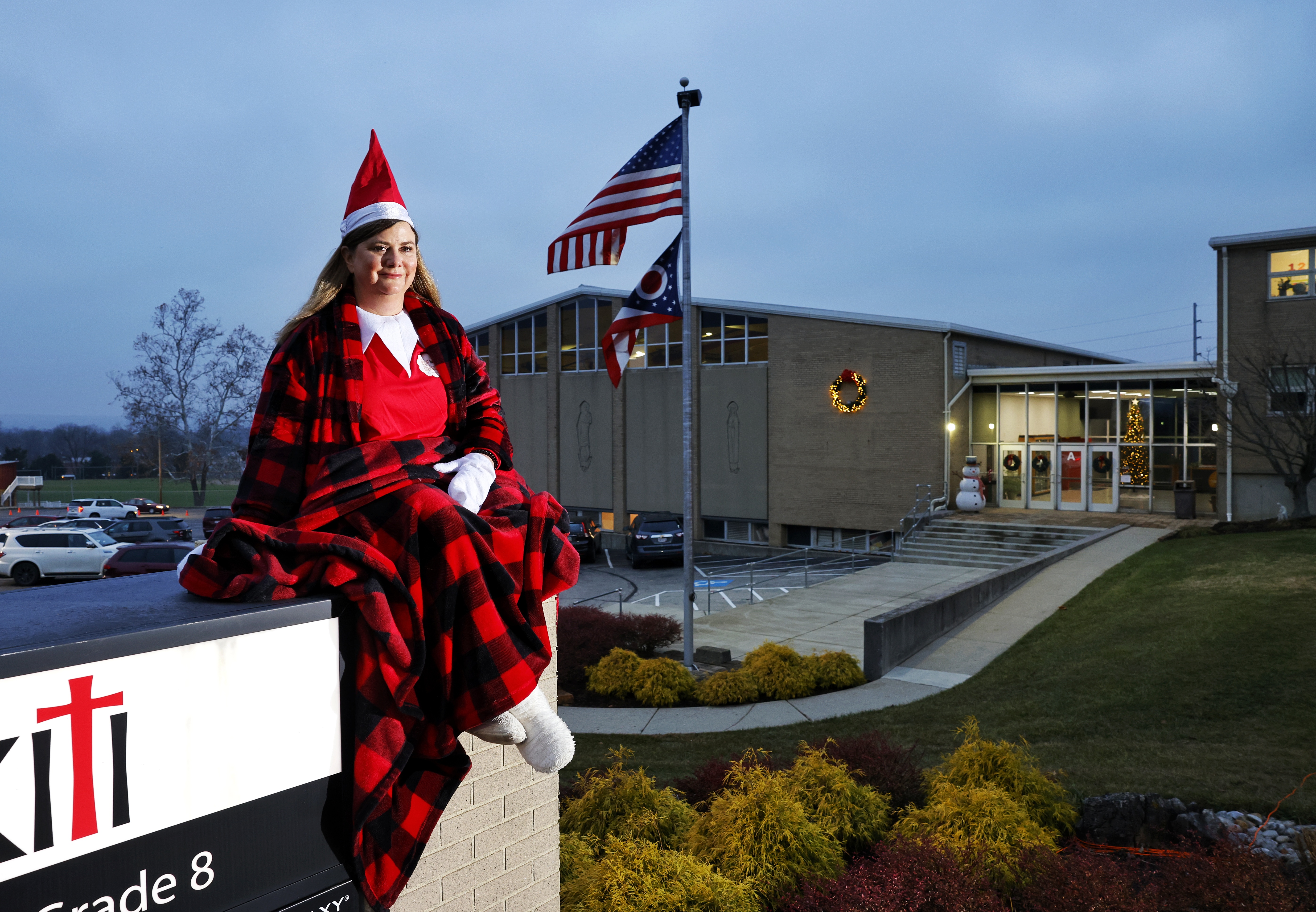 School principal daily surprises students as 'Elf on the Shelf'