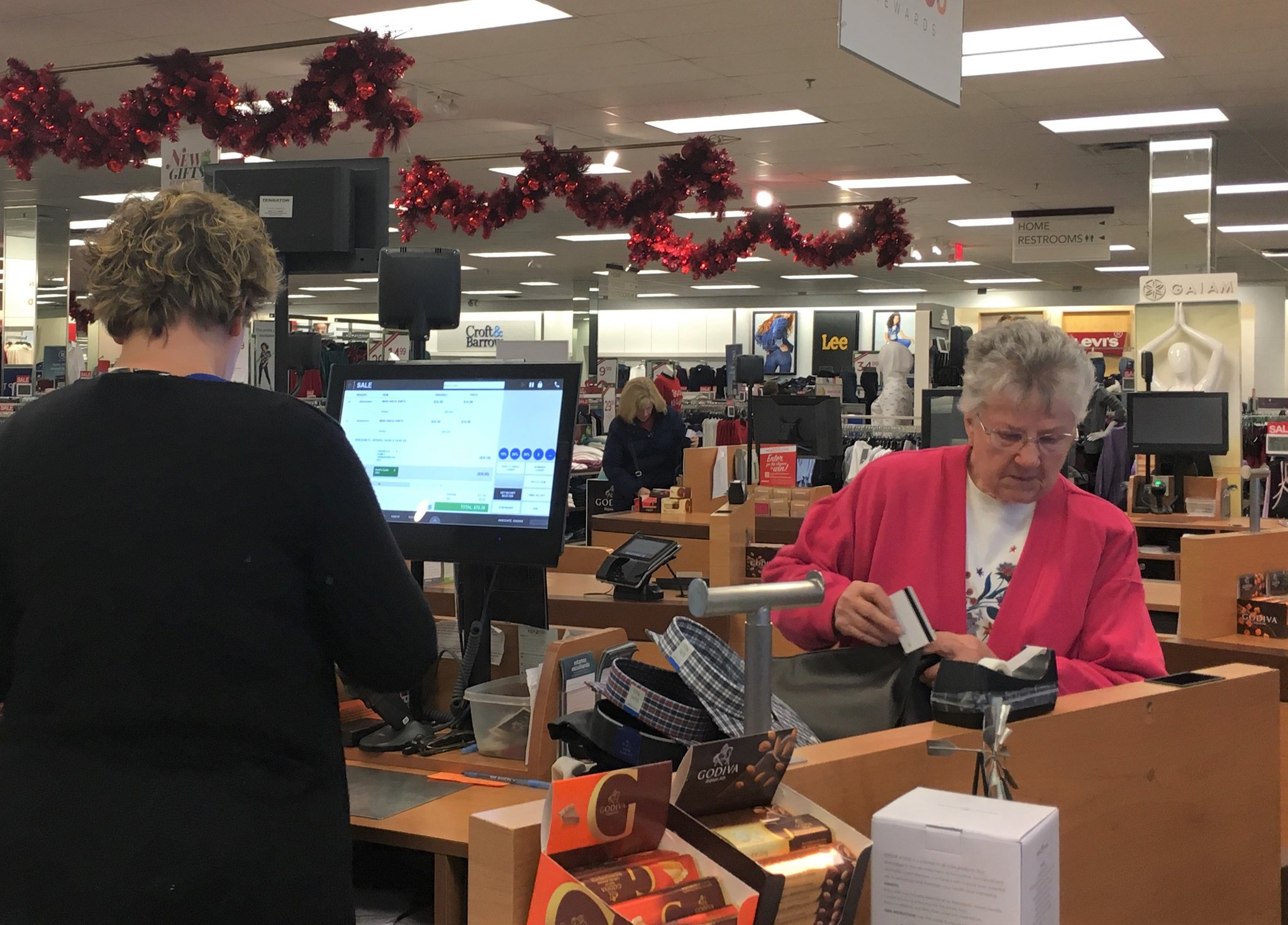 Local shoppers to spend more this year, but not all Ohioans will