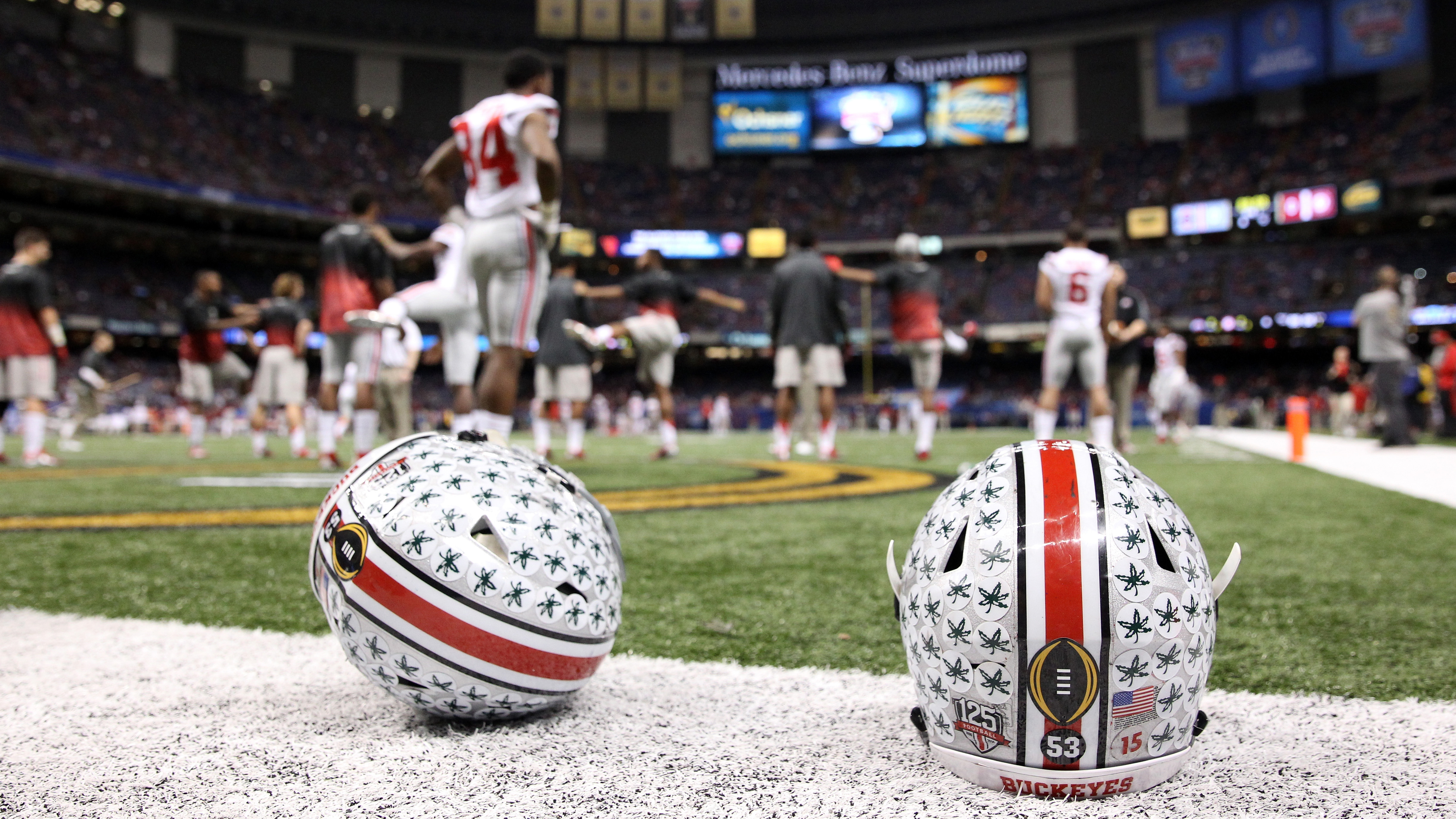 NEW ORLEANS, LA - JANUARY 01: Ezekiel Elliott #15 of the Ohio State Buckeye helmet is seen on the sidelines prior to the start of the game during the All State Sugar Bowl at the Mercedes-Benz Superdome on January 1, 2015 in New Orleans, Louisiana. (Photo by Streeter Lecka/Getty Images)