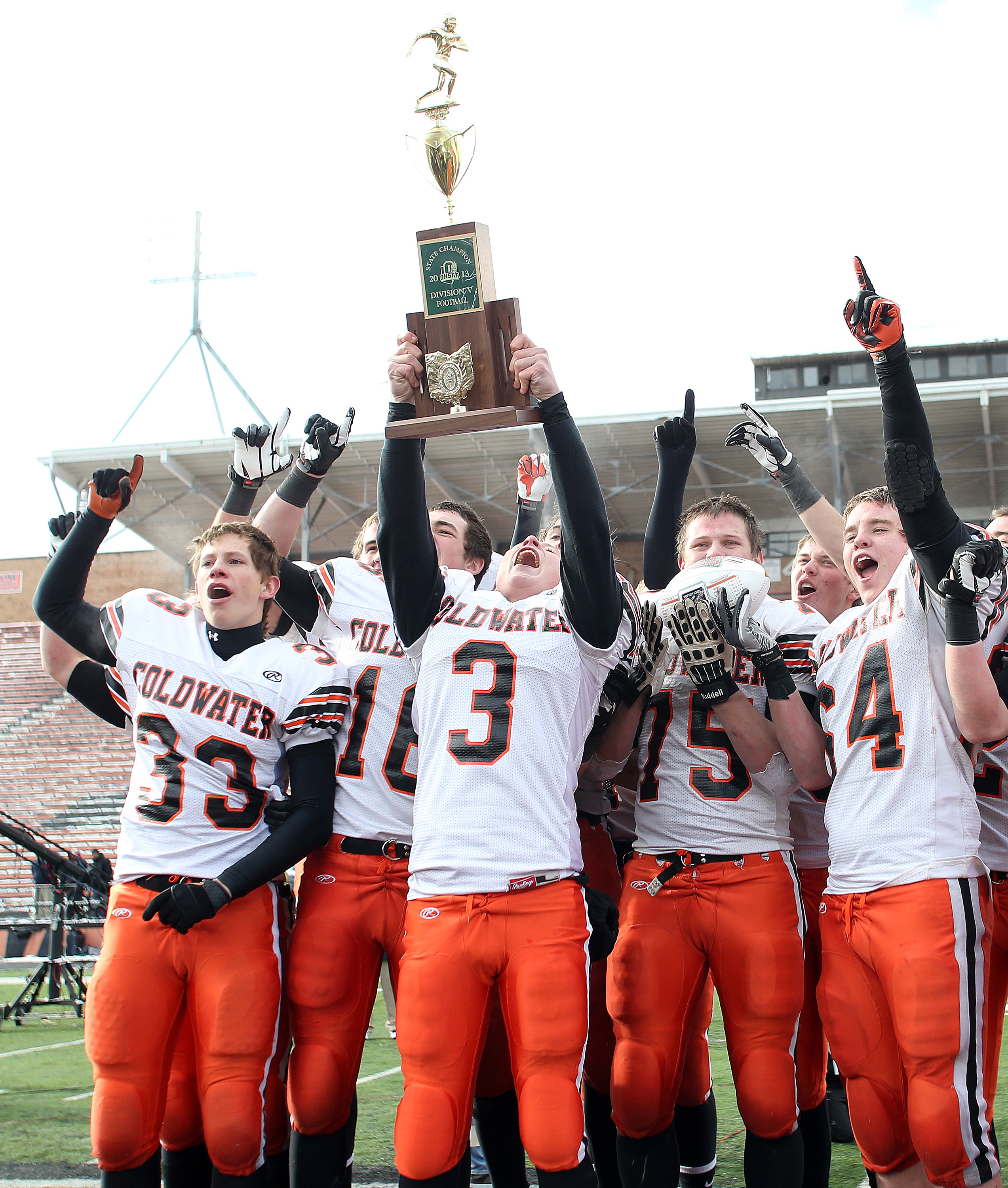 Hoying leads Coldwater to state title