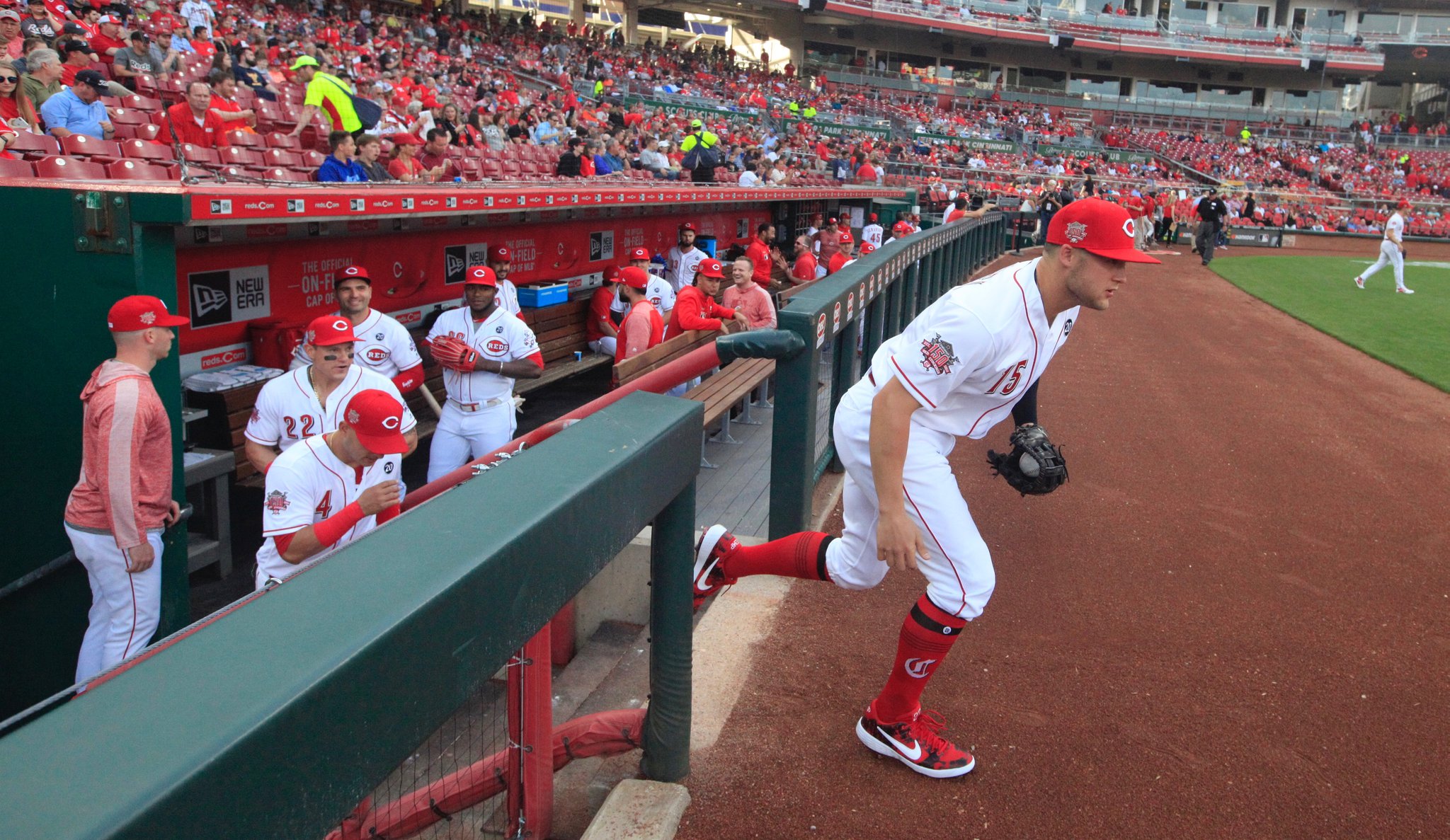 Votto receives standing ovation in possible last game at GABP