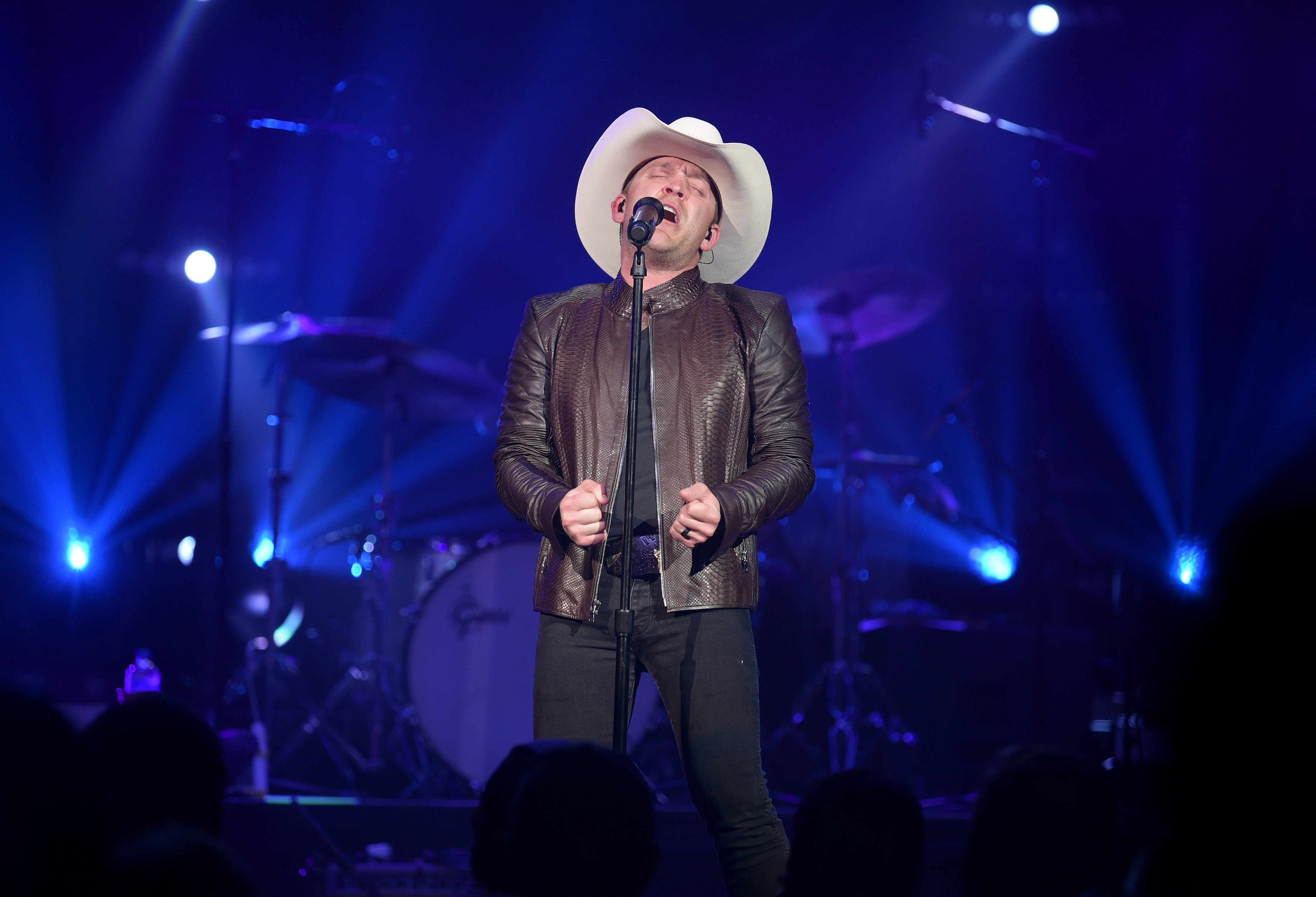 NASHVILLE, TN - MAY 02: Country artist Justin Moore performs at Ryman Auditorium on May 2, 2018 in Nashville, Tennessee. (Photo by Jason Kempin/Getty Images)