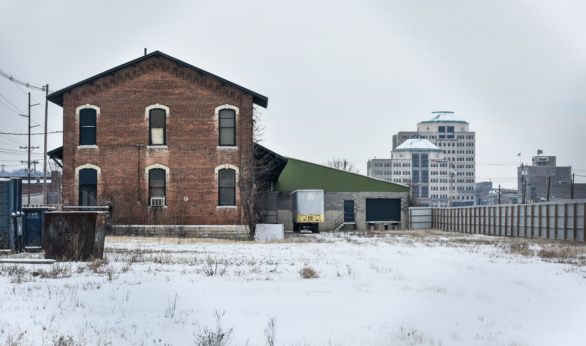 A group of citizens has launched an effort to create a market in Hamilton along the lines of Cincinnati’s Findlay Market in a former railroad freight house on Maple Avenue in Hamilton. The building is owned by Cohen Brothers, the recycling company, which is helping explore options for the facility’s future. NICK GRAHAM/STAFF