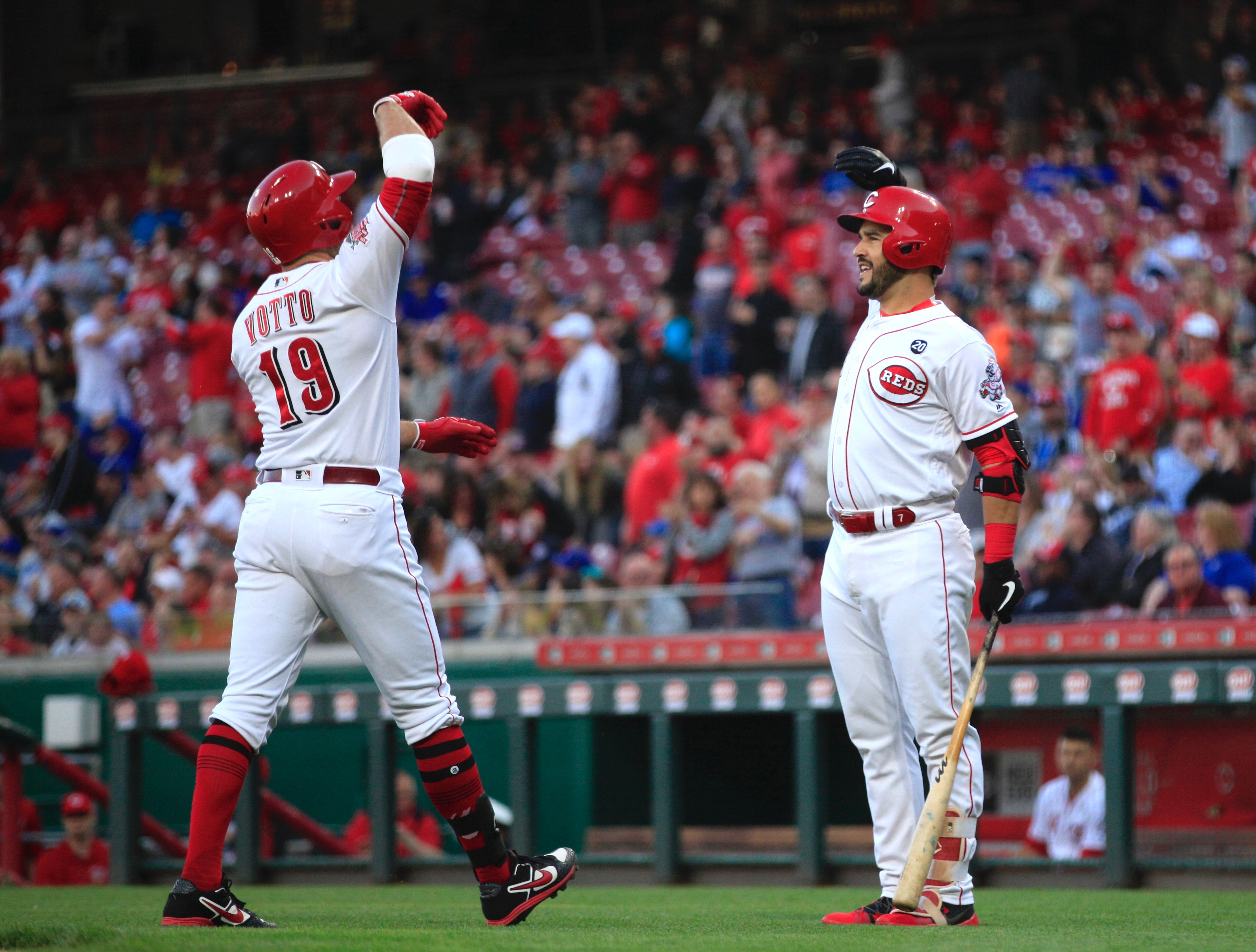 Cincinnati Reds standings: Joey Votto leads way to 7-4 win over Cubs