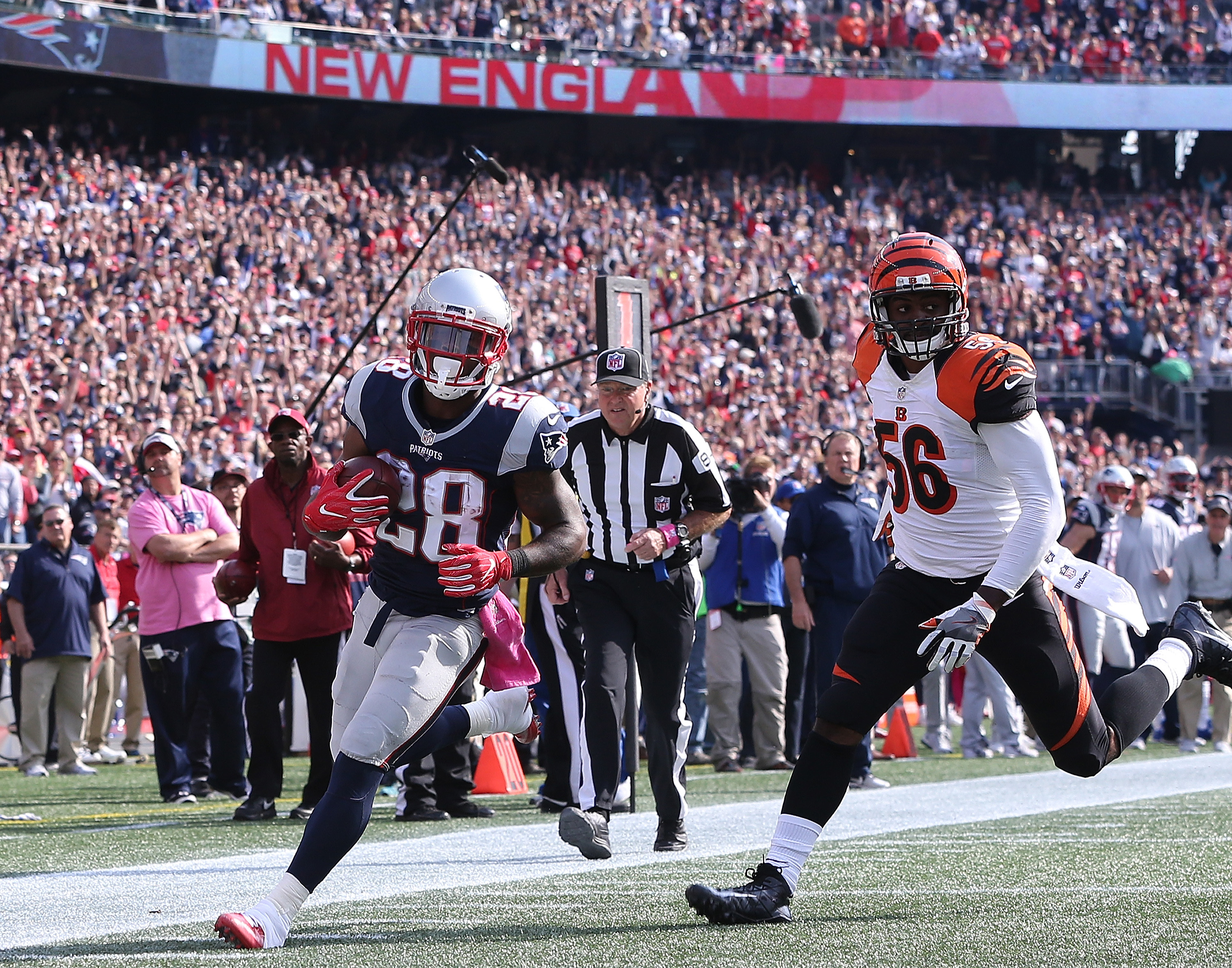 First Game Back At Gillette, Brady Leads Patriots 35-17 Over Bengals