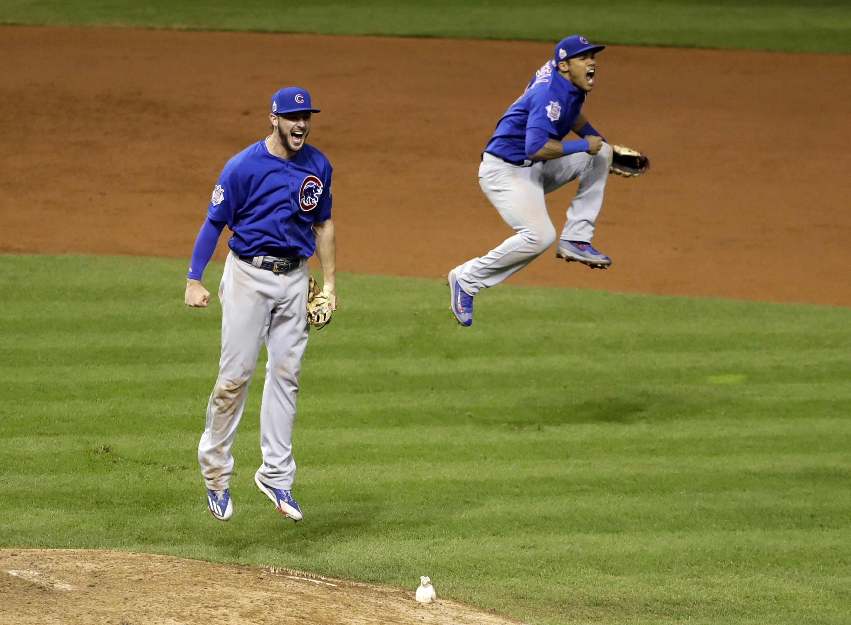 Chicago Cubs beat Cleveland Indians in 10 innings, win first World