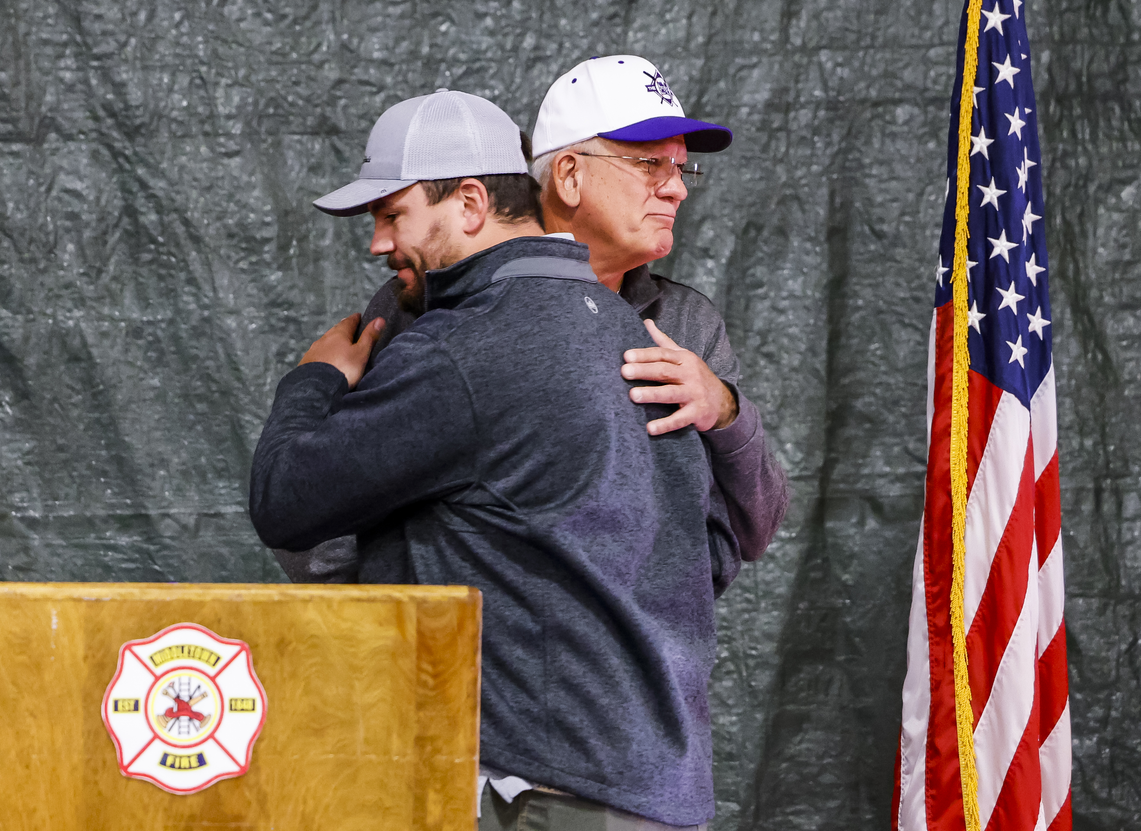 MLB player Kyle Schwarber tells Middletown students they can achieve their  dreams