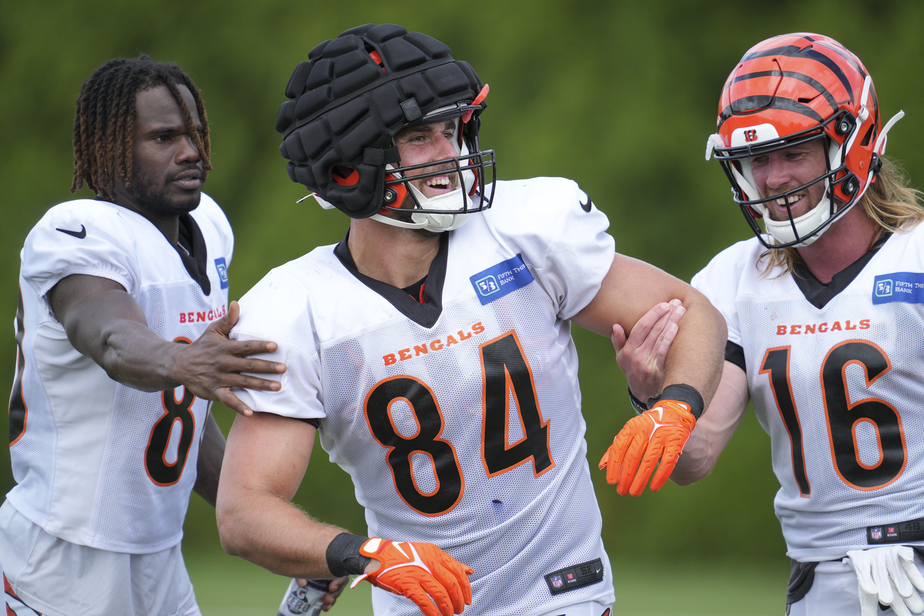 Bengals sign long snapper after injury in opener