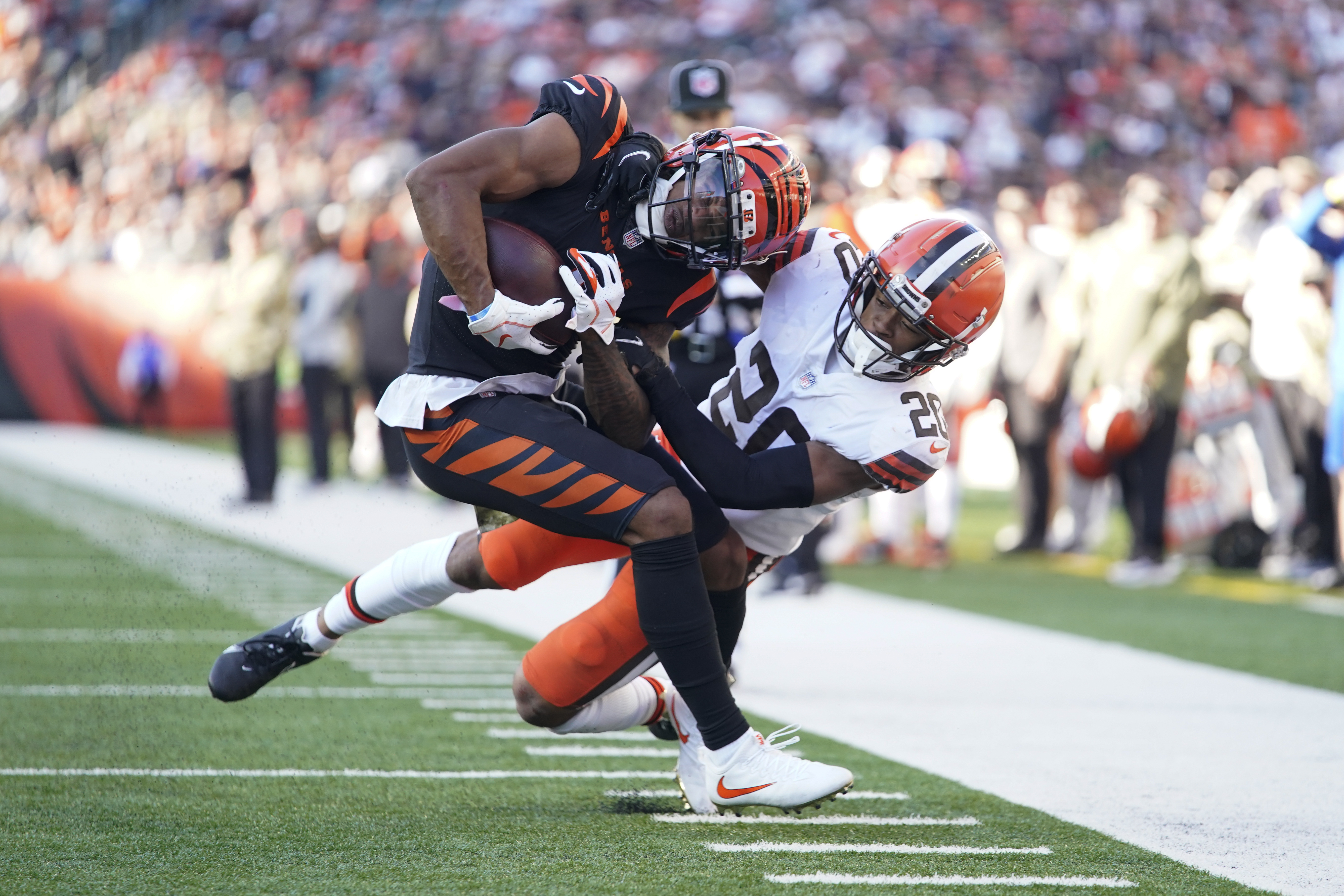 Cincinnati Bengals wide receiver Ja'Marr Chase Sees Paul Brown Stadium for  the First Time - Sports Illustrated Cincinnati Bengals News, Analysis and  More