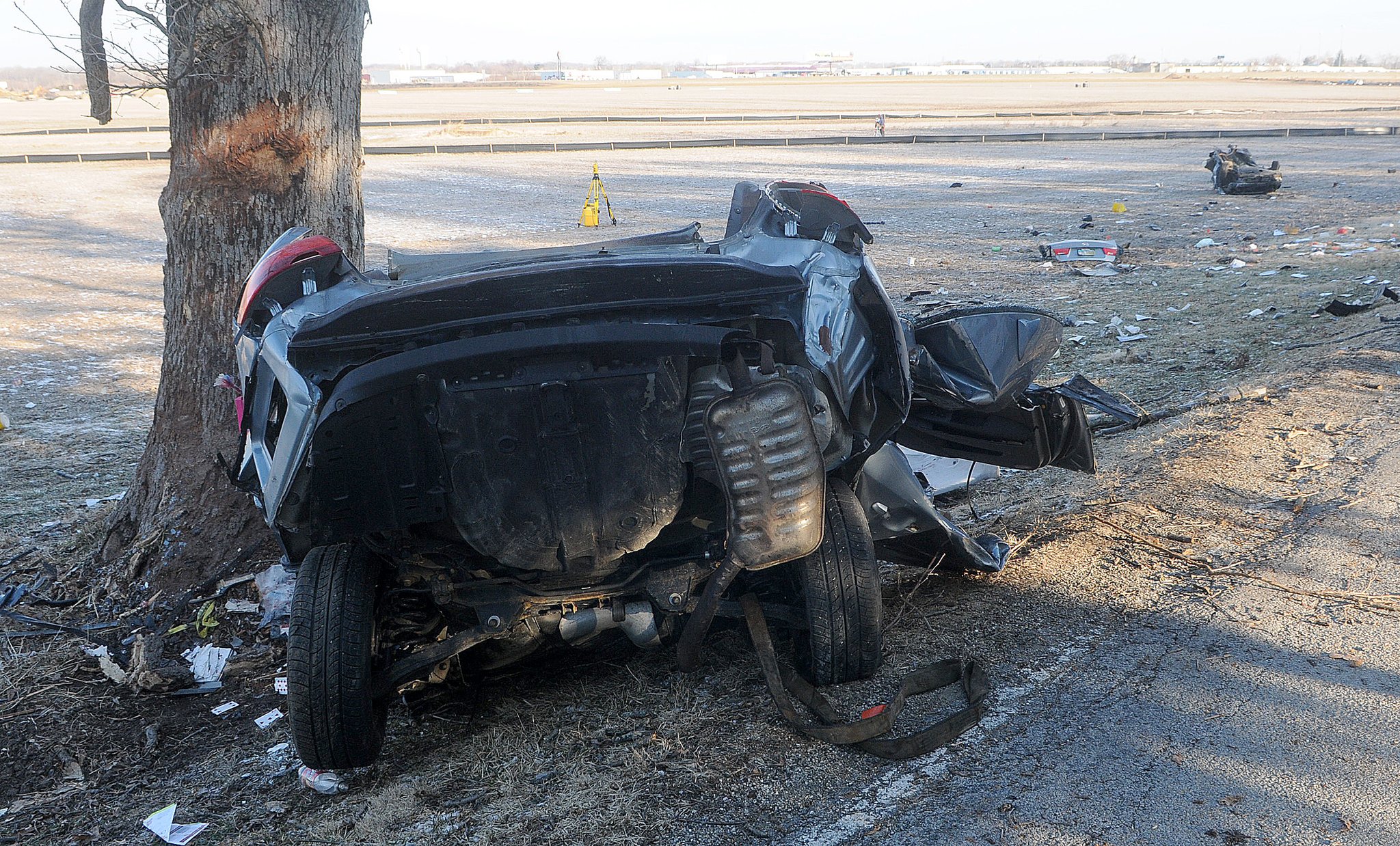 3 teens die in high-speed crash